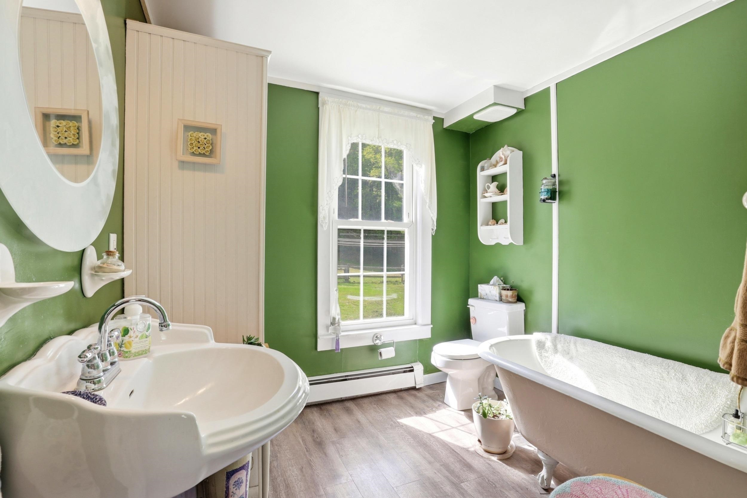 3 Cheney Hill Rd, Bradford, NH 03221