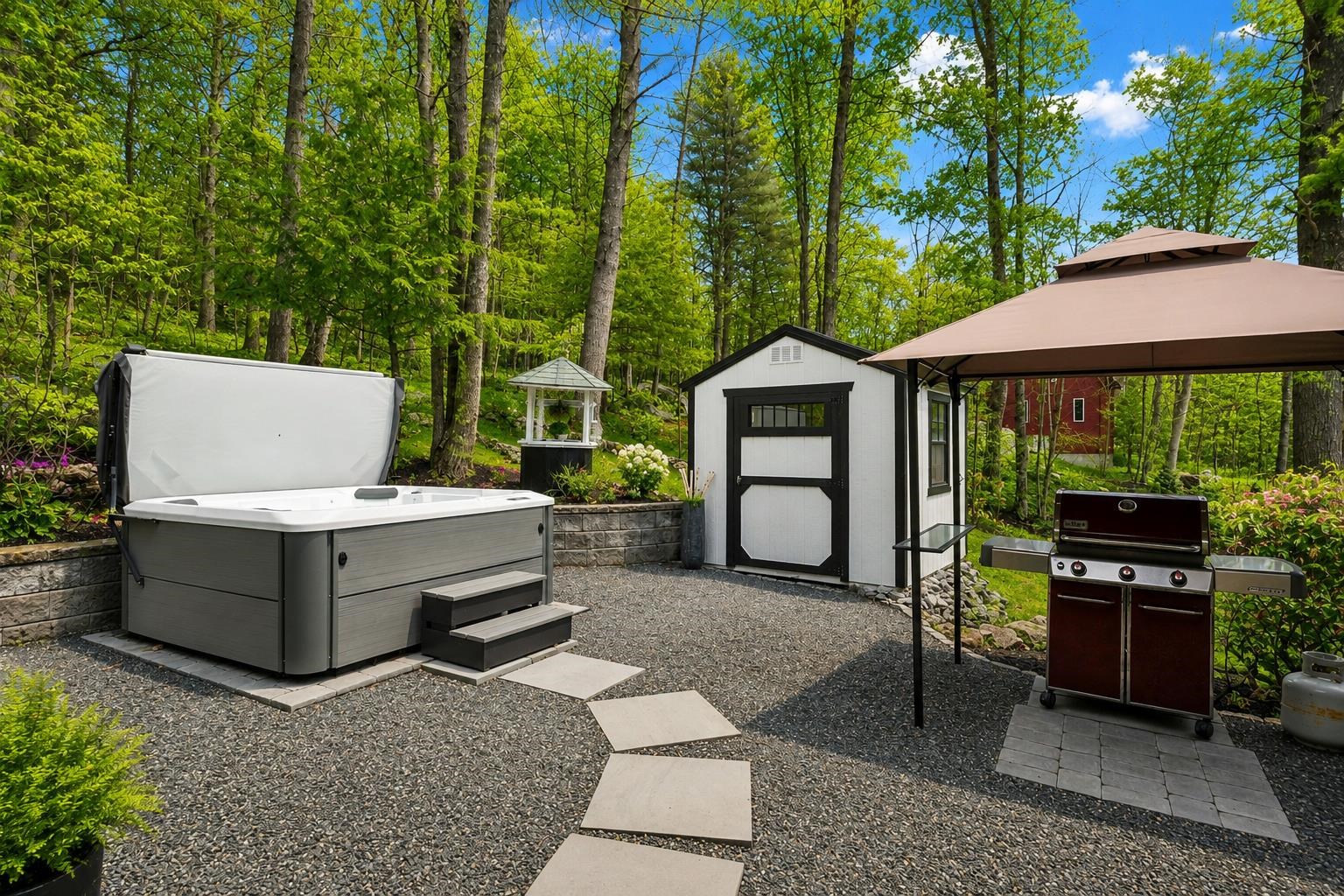 290 Trask Side Rd, Alton, NH 03810