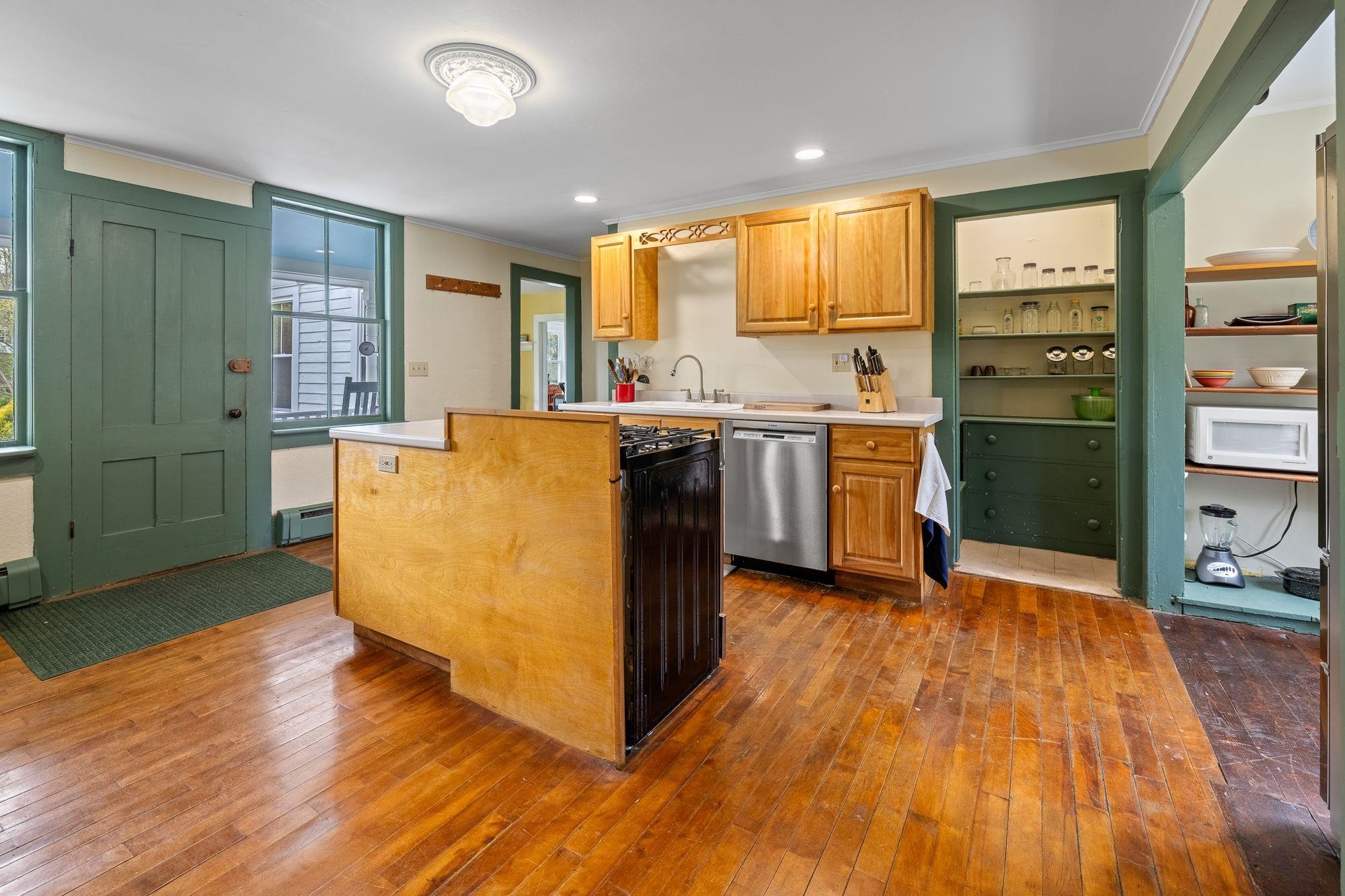 136 Route 10 , Piermont, NH 03779