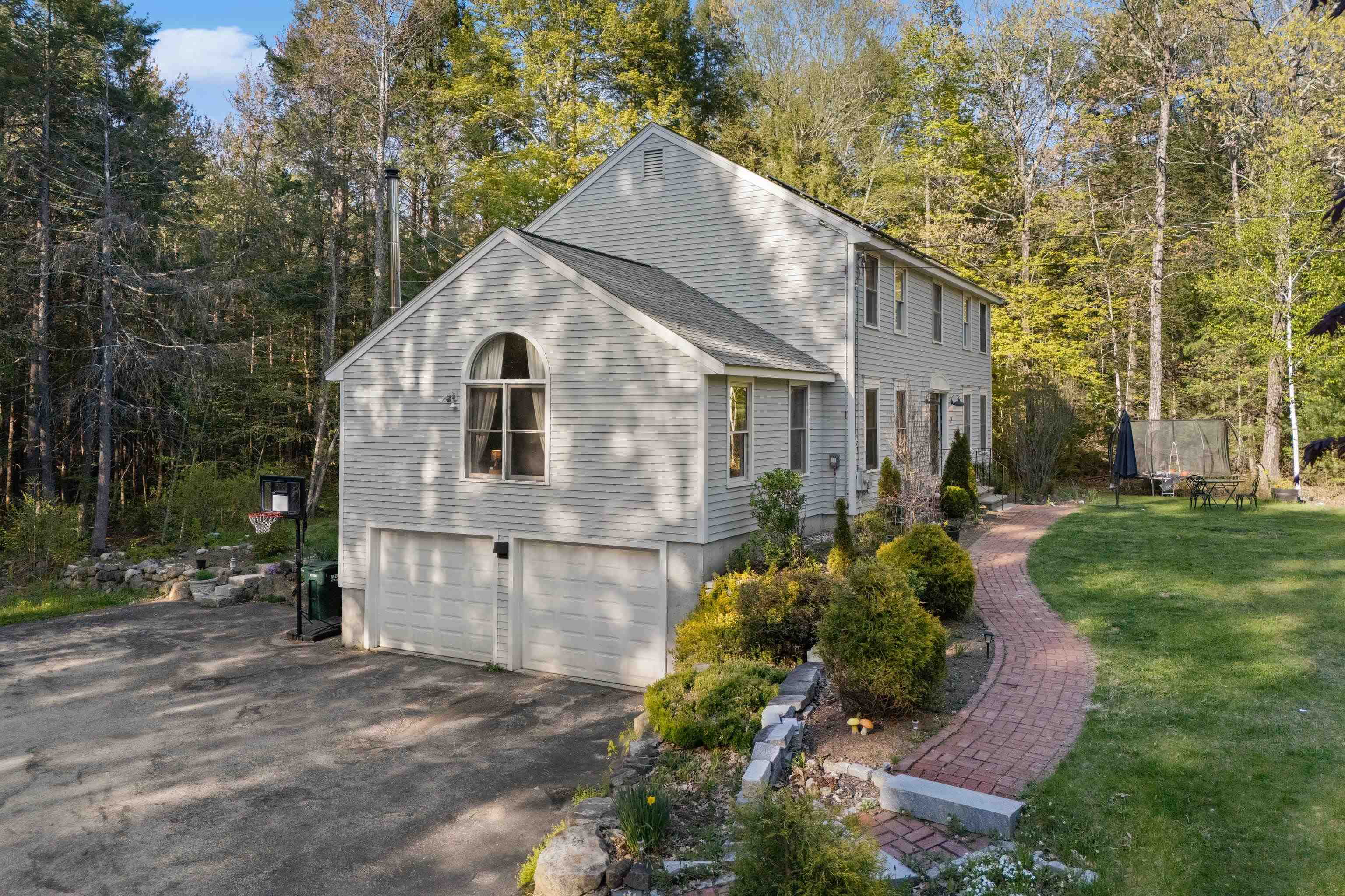 2 Wildwood Dr, Brookline, NH 03033