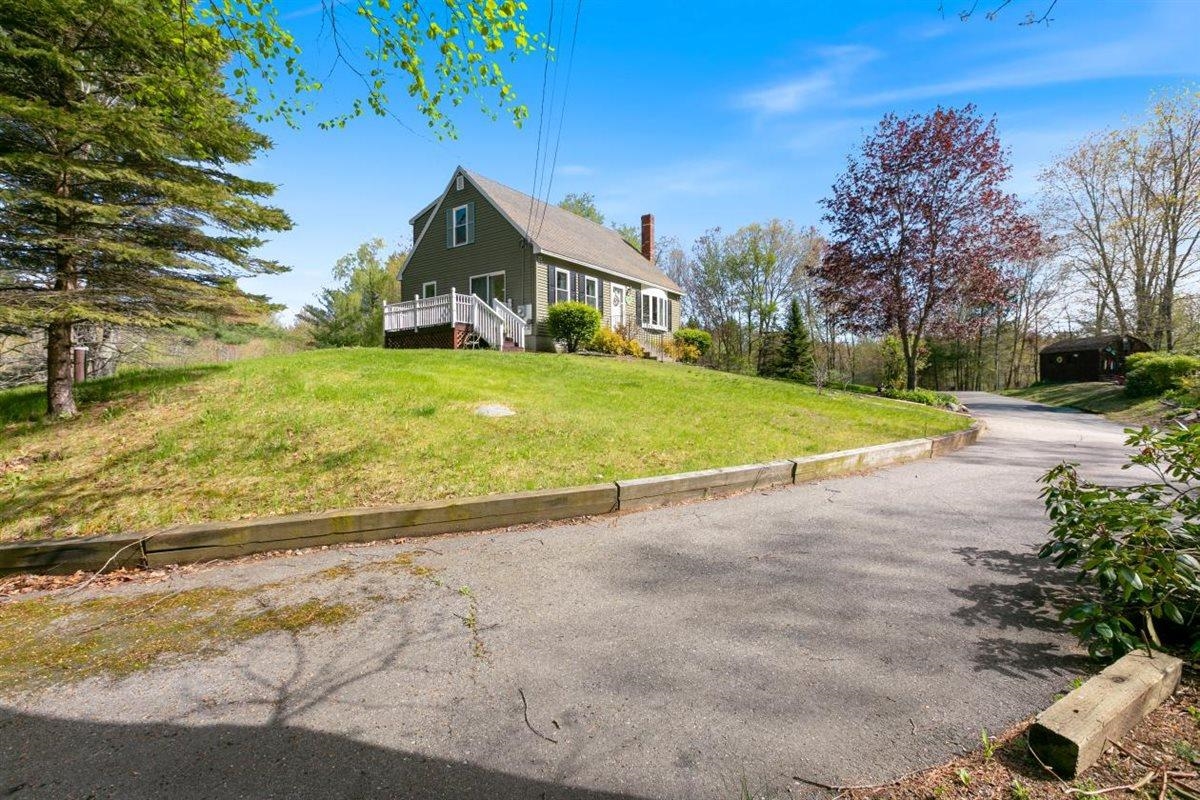 39 Prescott Rd, Raymond, NH 03077