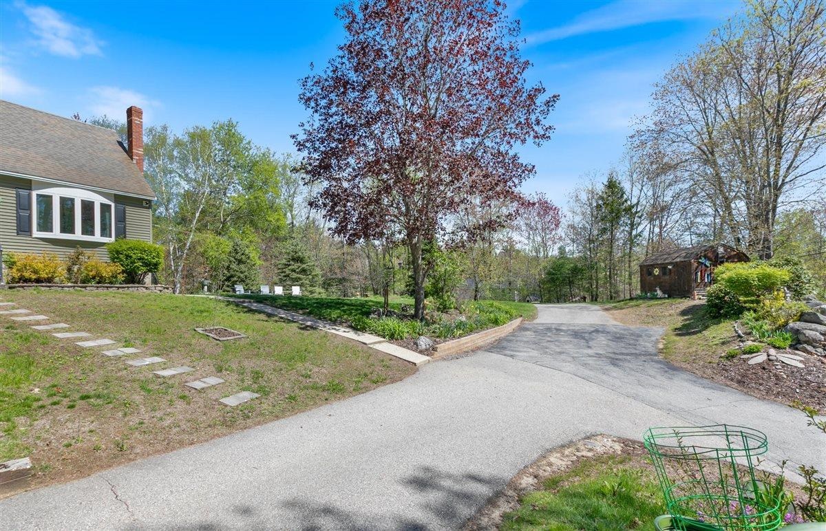 39 Prescott Rd, Raymond, NH 03077