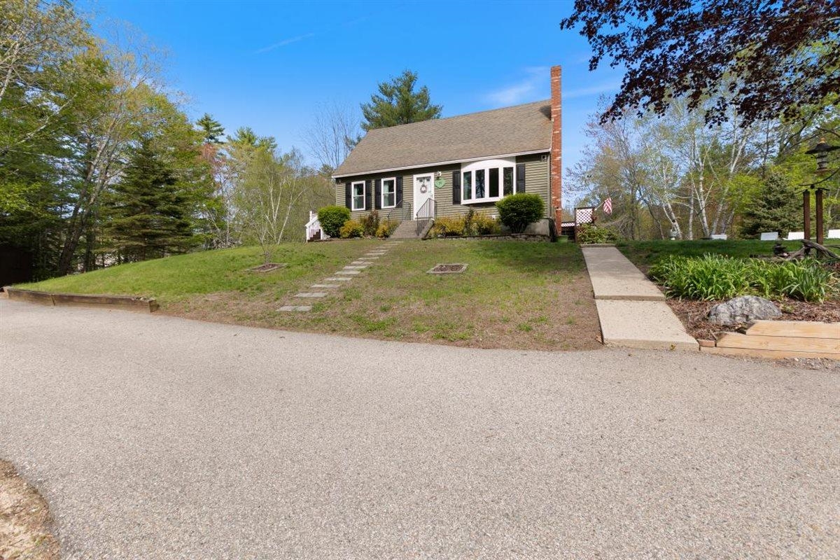 39 Prescott Rd, Raymond, NH 03077