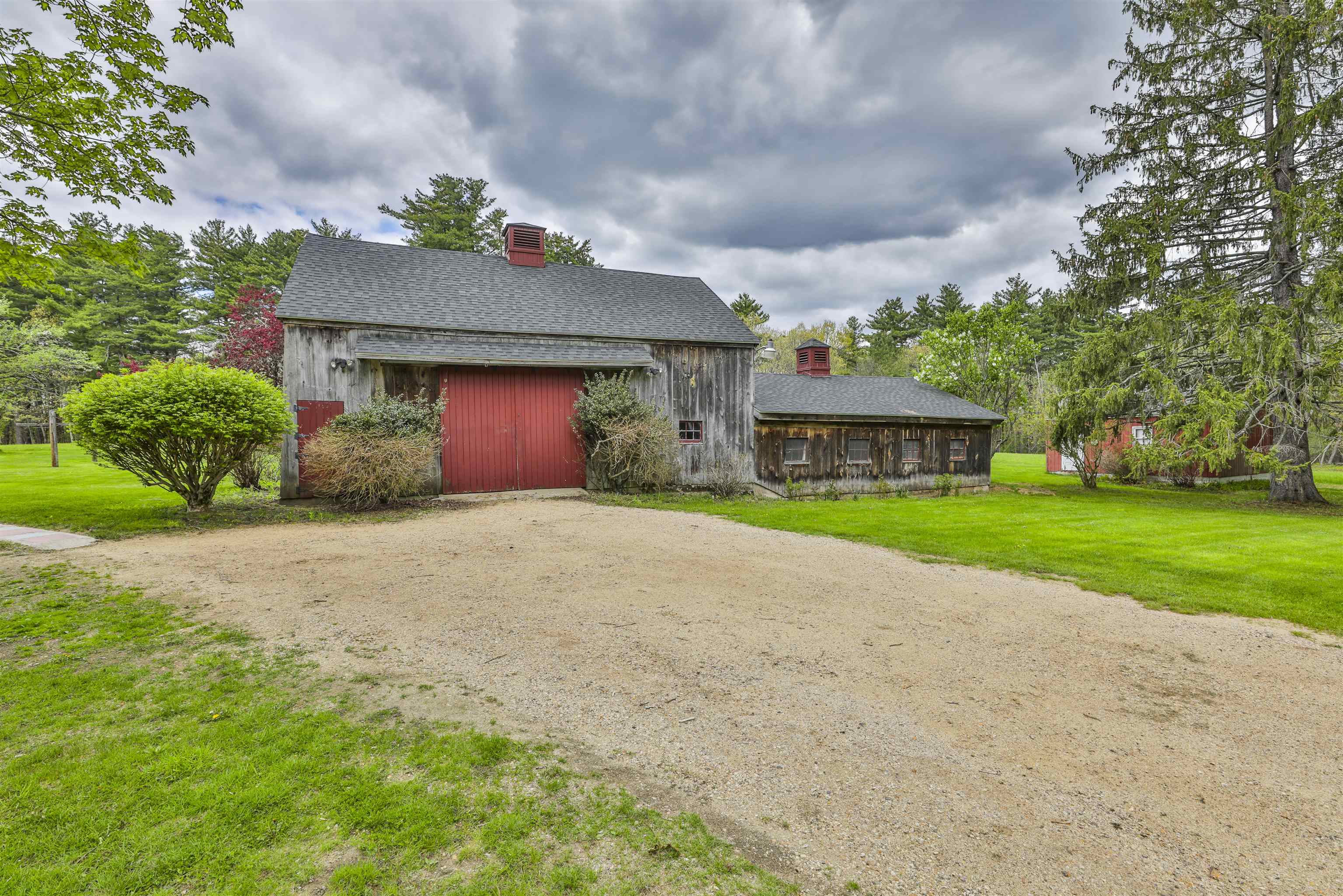 1 Featherbed Ln, Derry, NH 03038