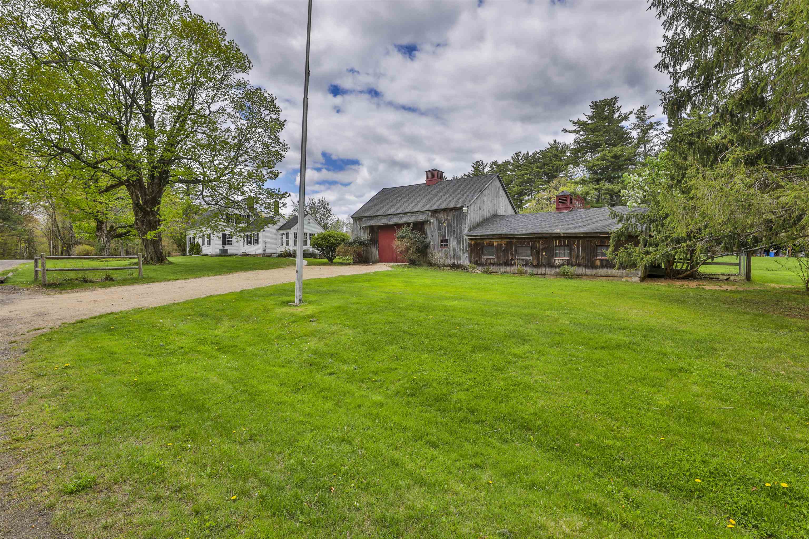 1 Featherbed Ln, Derry, NH 03038