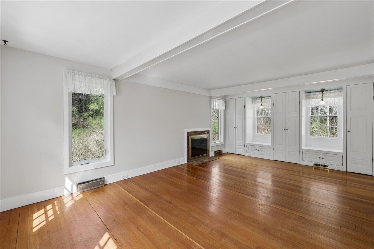 2 Mack Hill Rd, Amherst, NH 03031