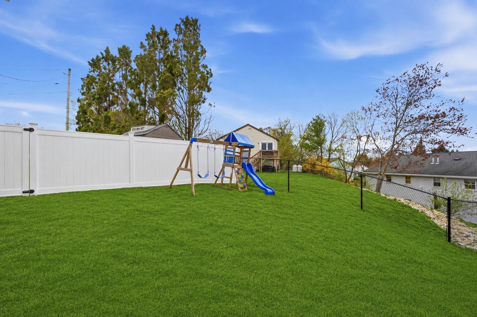1 Matthew Dr #L, Derry, NH 03038