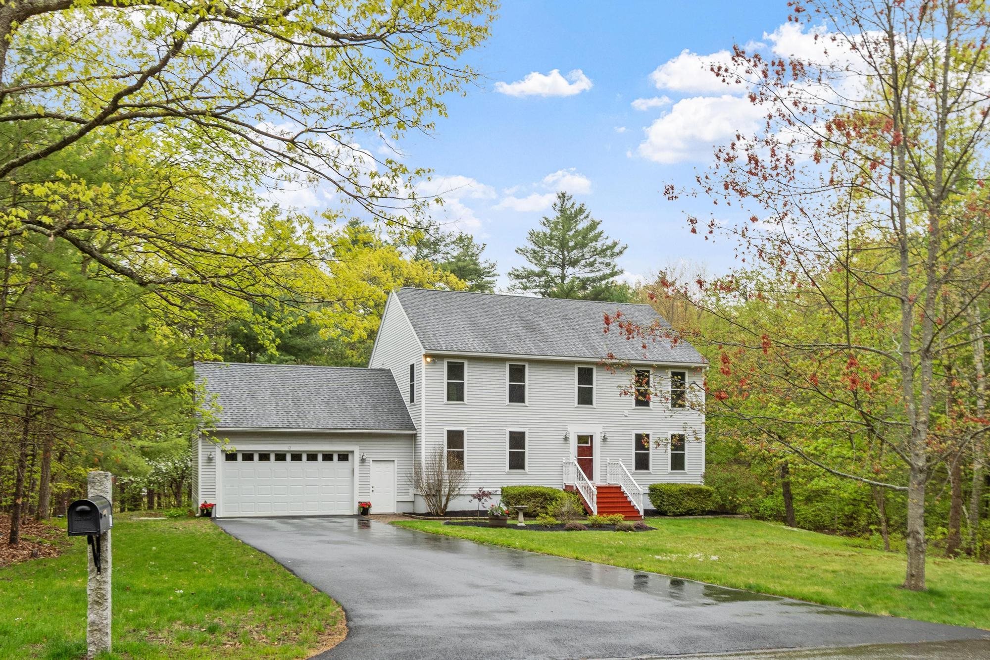 12 Aladdin Rd, Windham, NH 03087