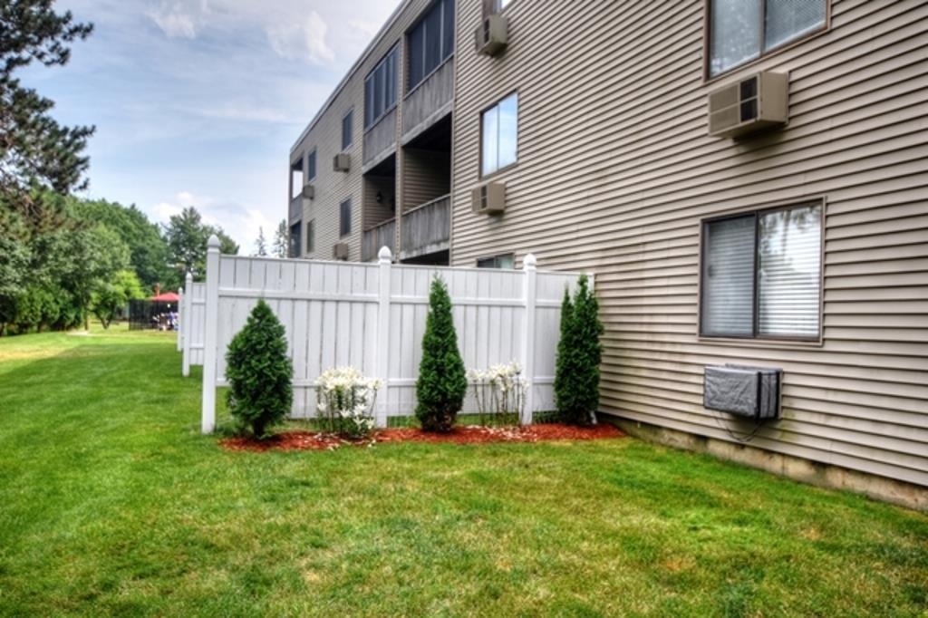 41 Treetop Cir, Laconia, NH 03246