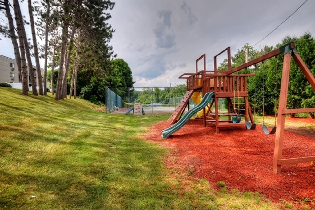 41 Treetop Cir, Laconia, NH 03246