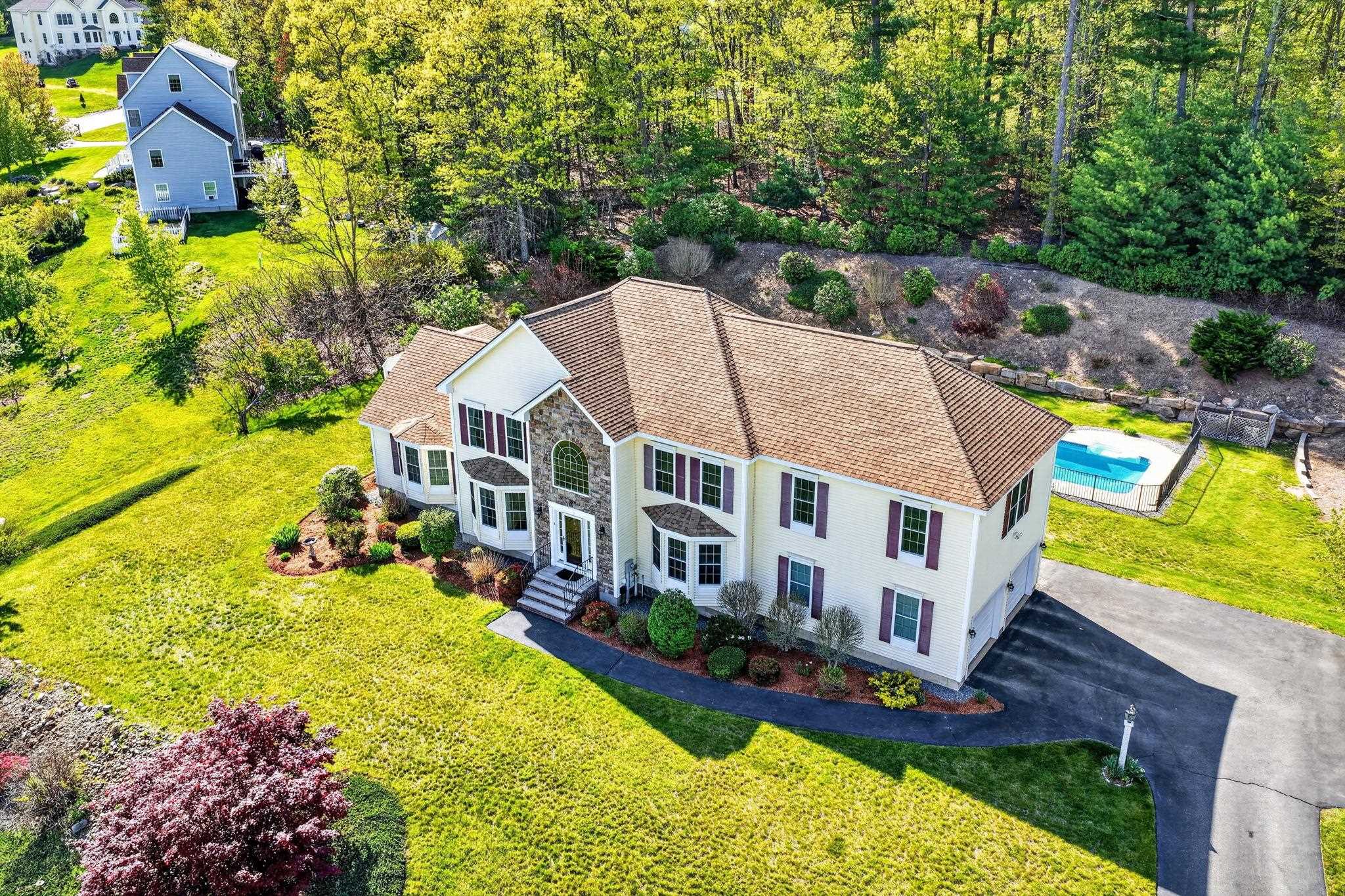 5 Cobblestone Rd, Pelham, NH 03076