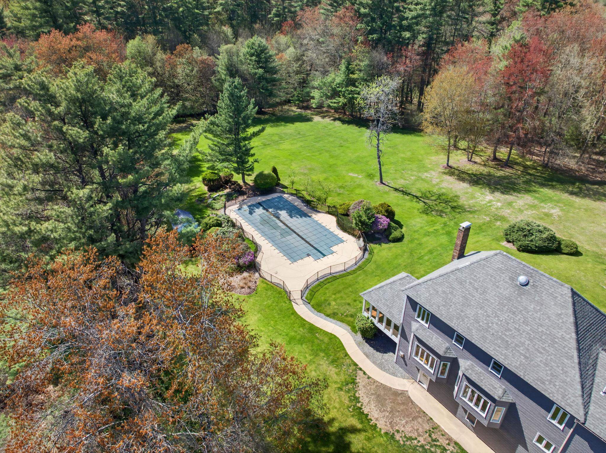 187 Back River Rd, Bedford, NH 03110