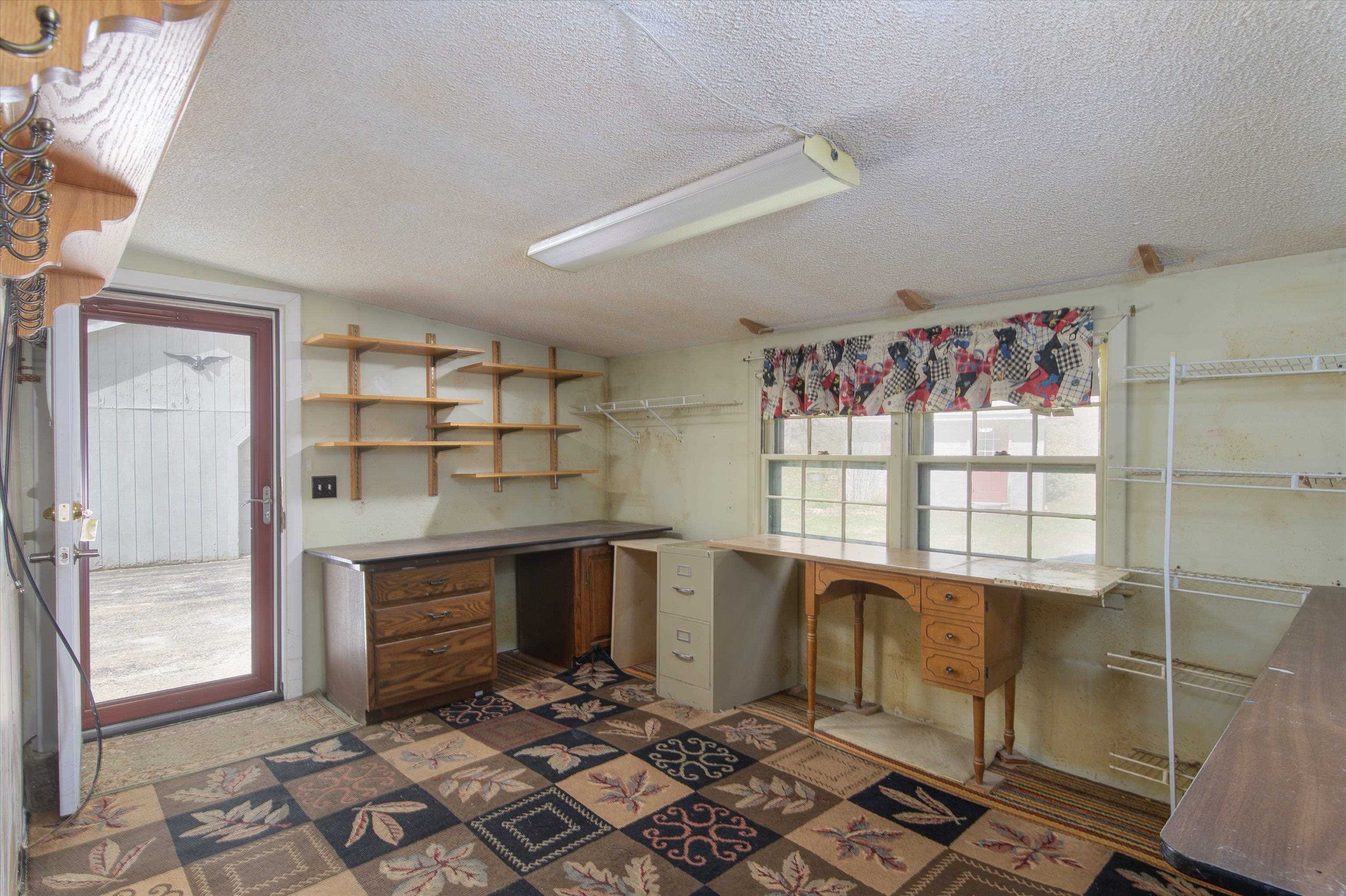 Large Bonus Room 25249933