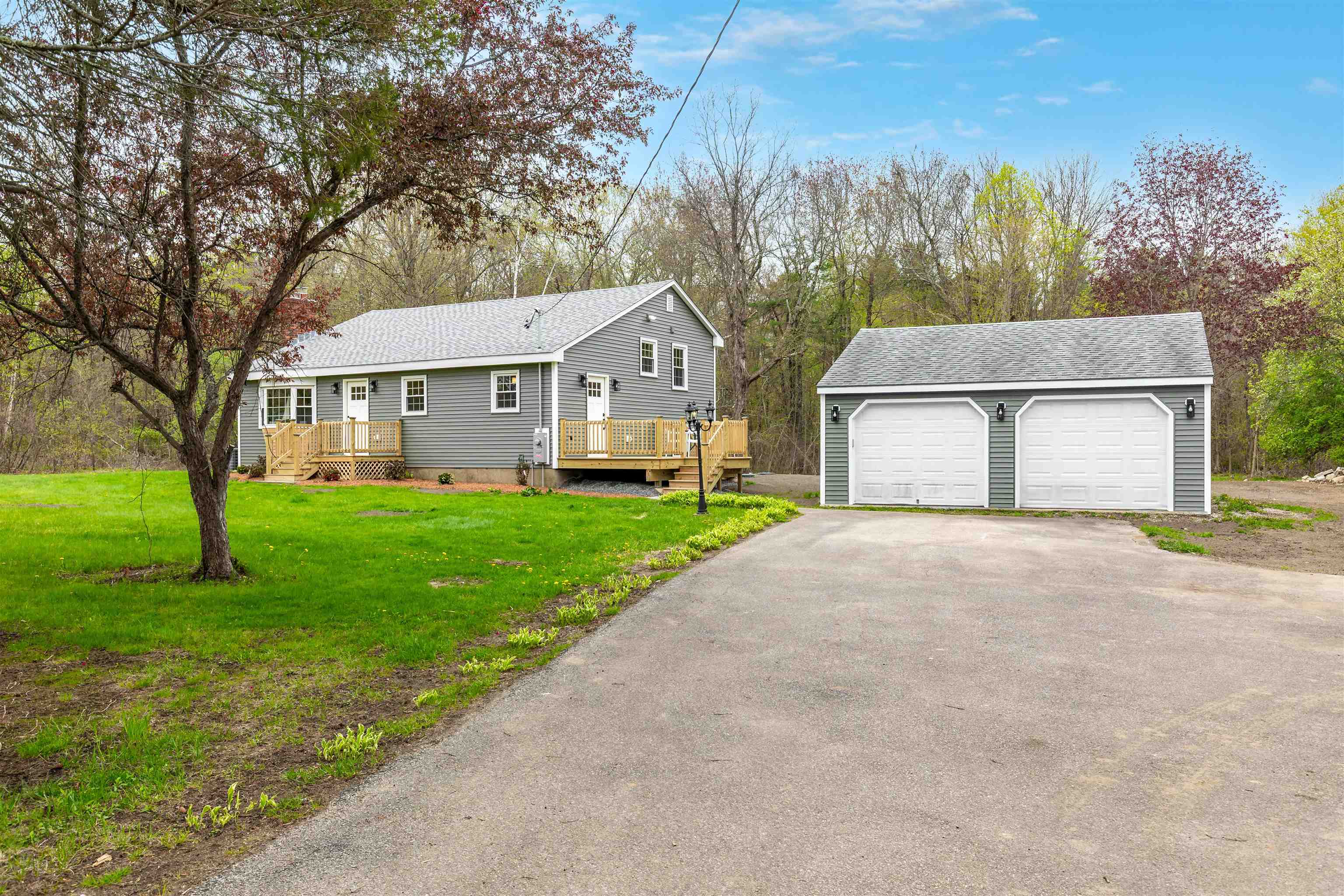 11 Merrimac Rd, Newton, NH 03858