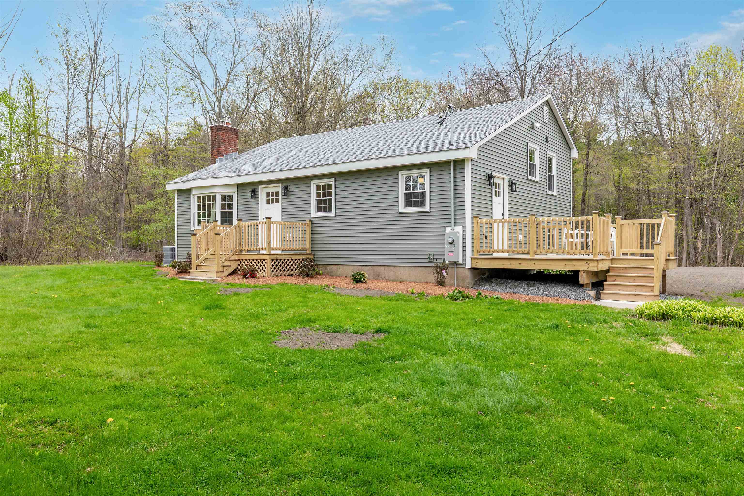 11 Merrimac Rd, Newton, NH 03858