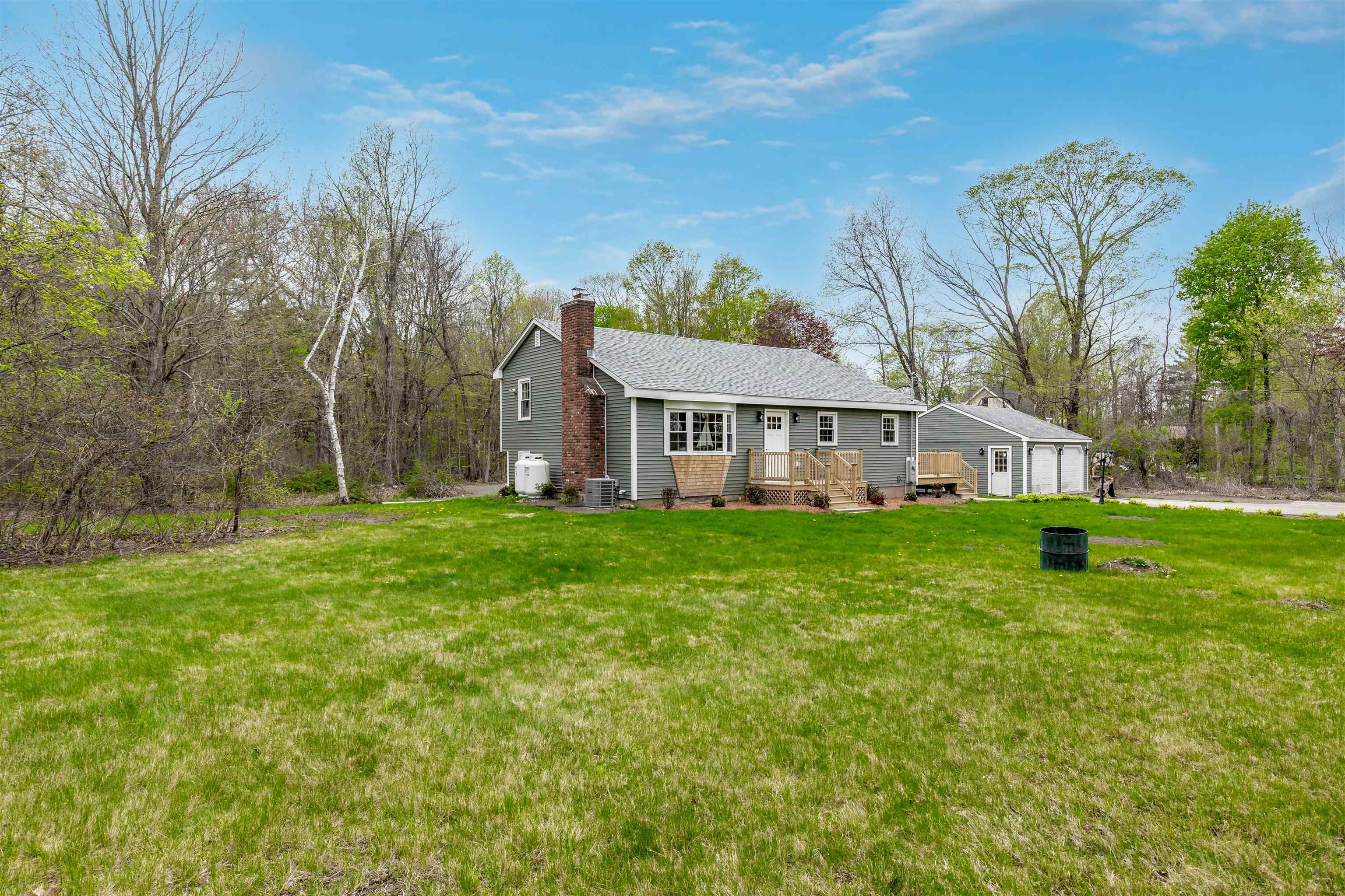 11 Merrimac Rd, Newton, NH 03858
