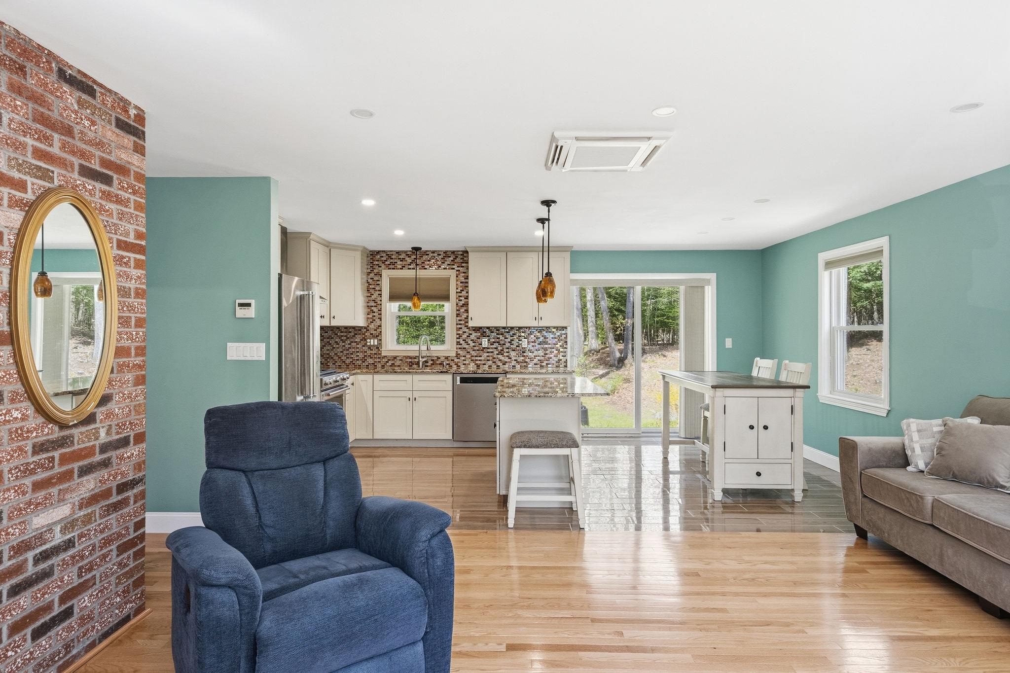 8 Rosewood Dr, Bow, NH 03304