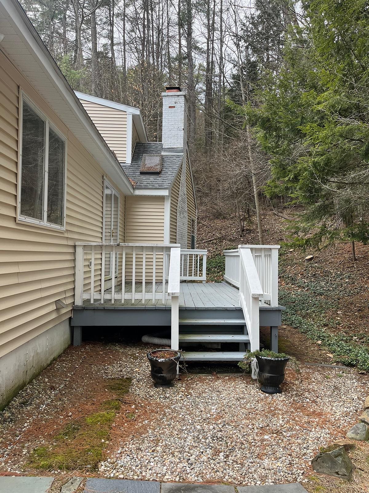 6 Oak Ridge Rd, Lebanon, NH 03784