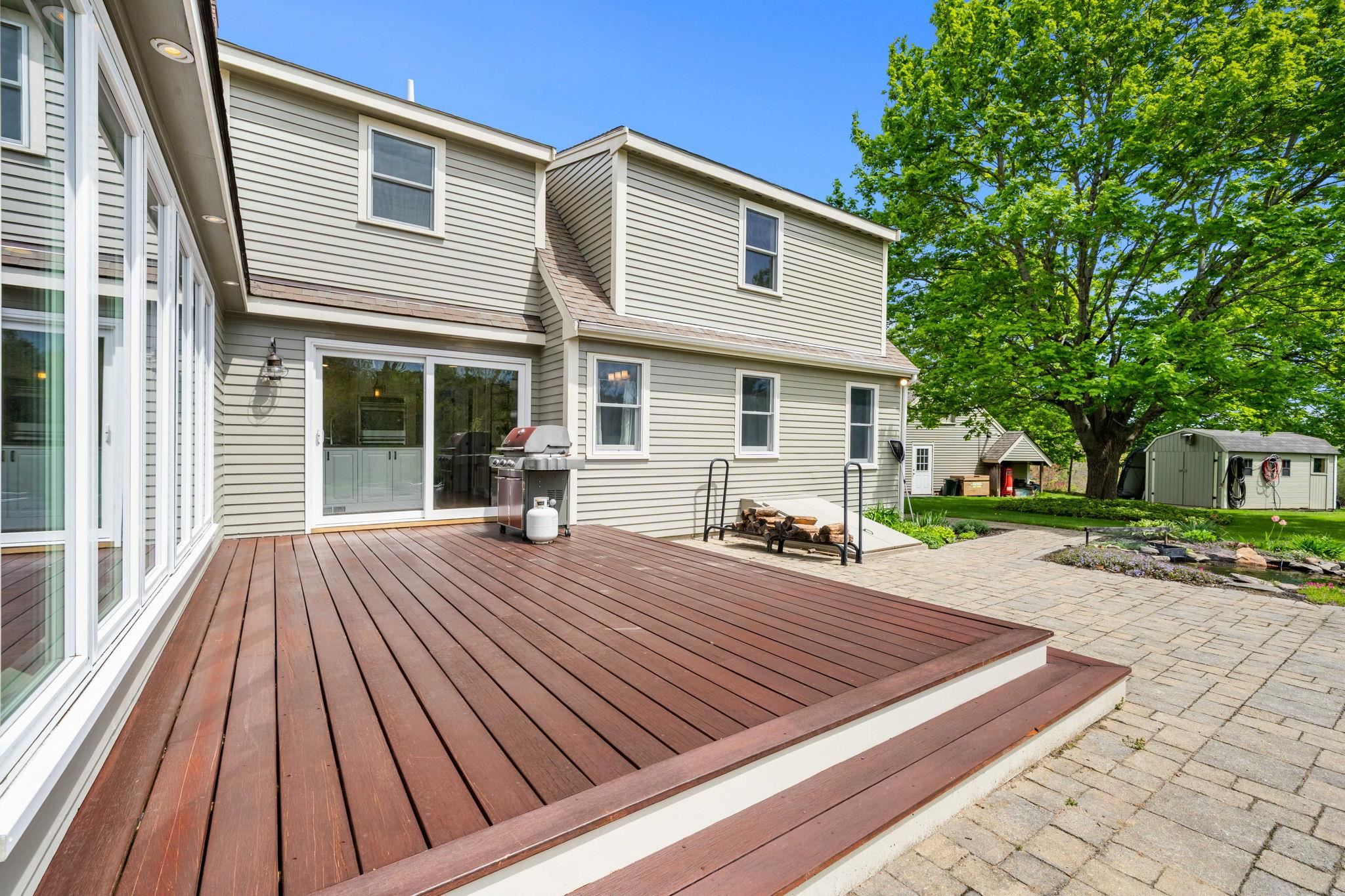 15 Prescott Ln, Hampton Falls, NH 03844
