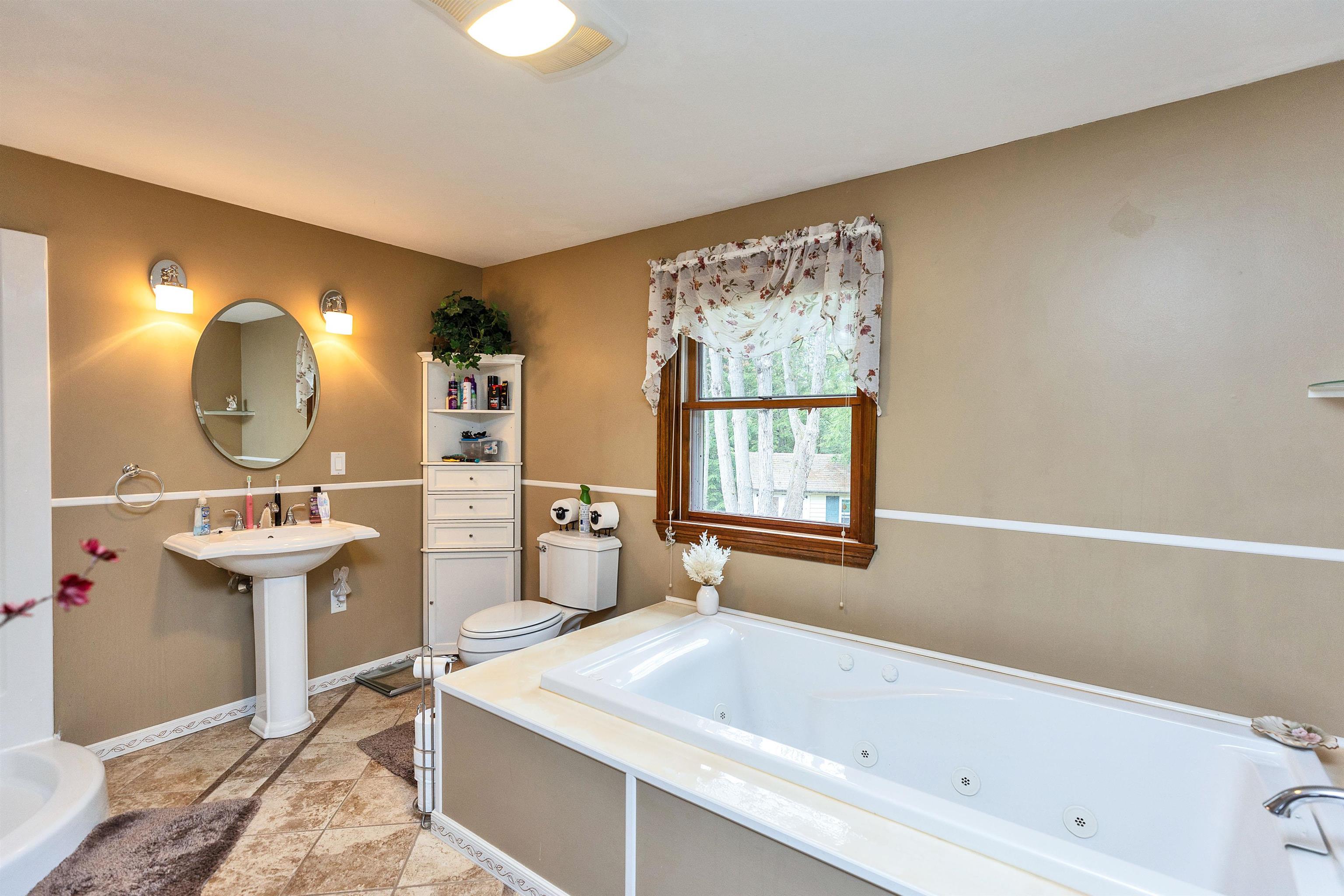 95 Birch Dr, Rindge, NH 03461