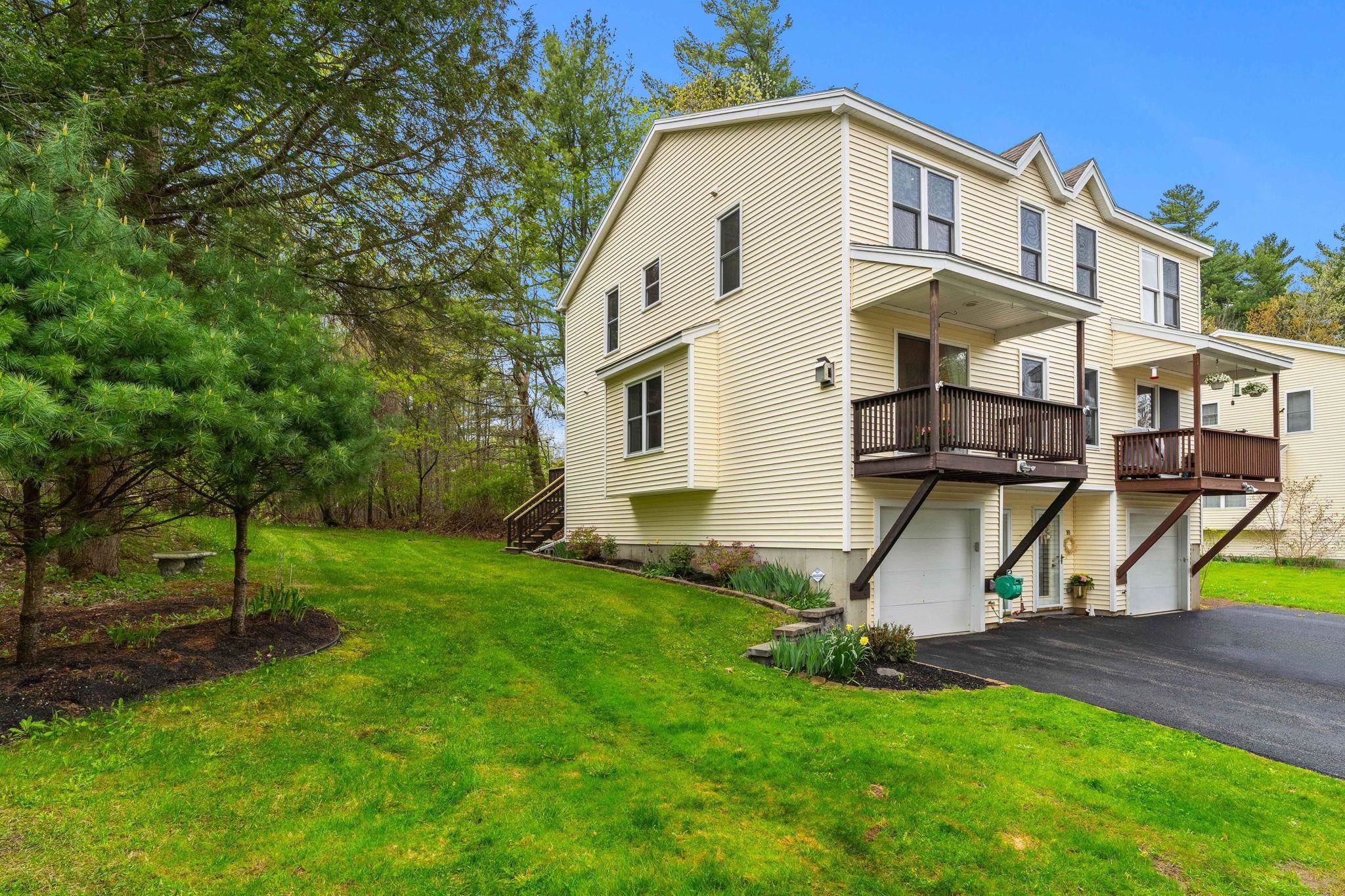 9 Chandler Ln, Epping, NH 03042