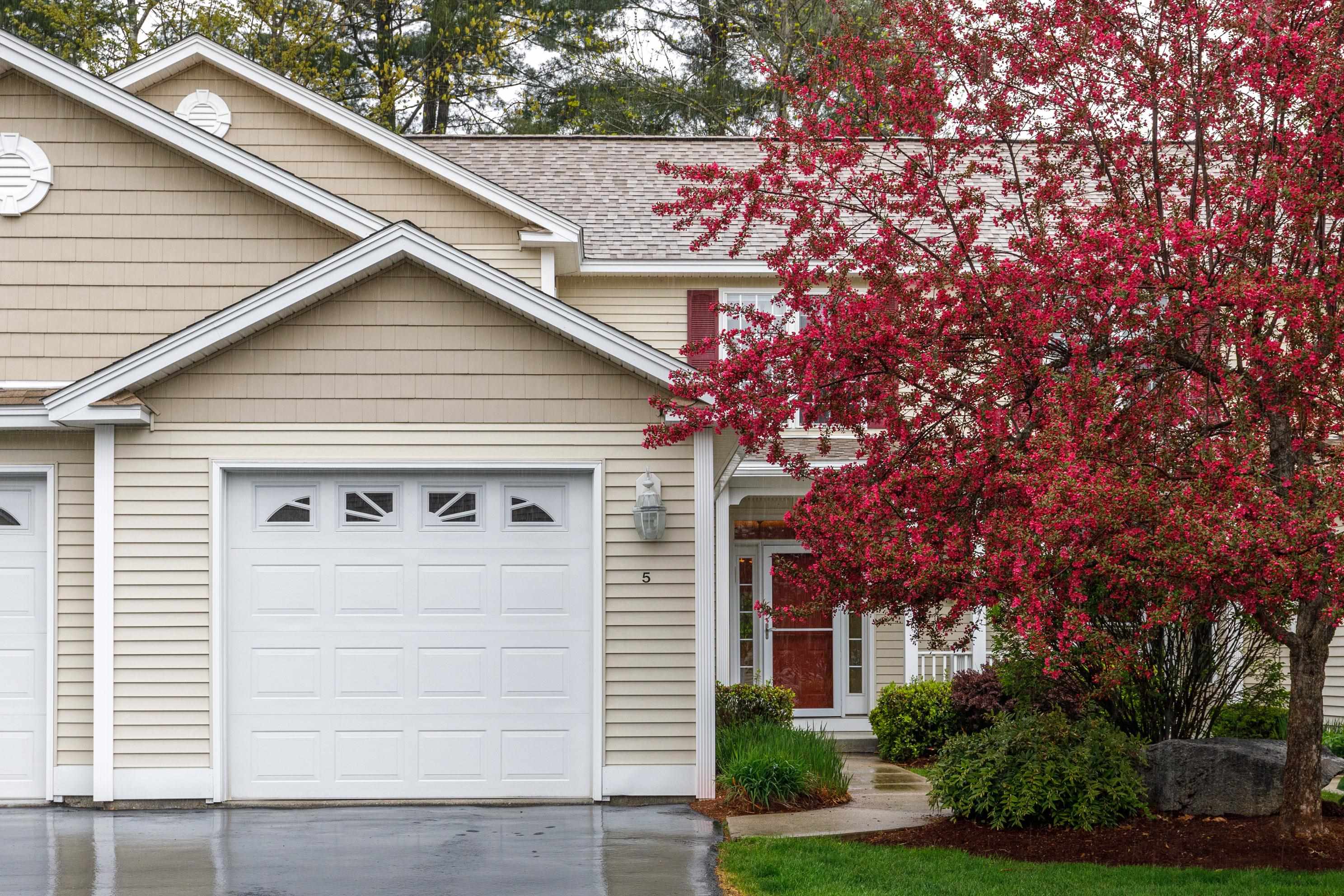 5 Lafond Ave, Hooksett, NH 03106