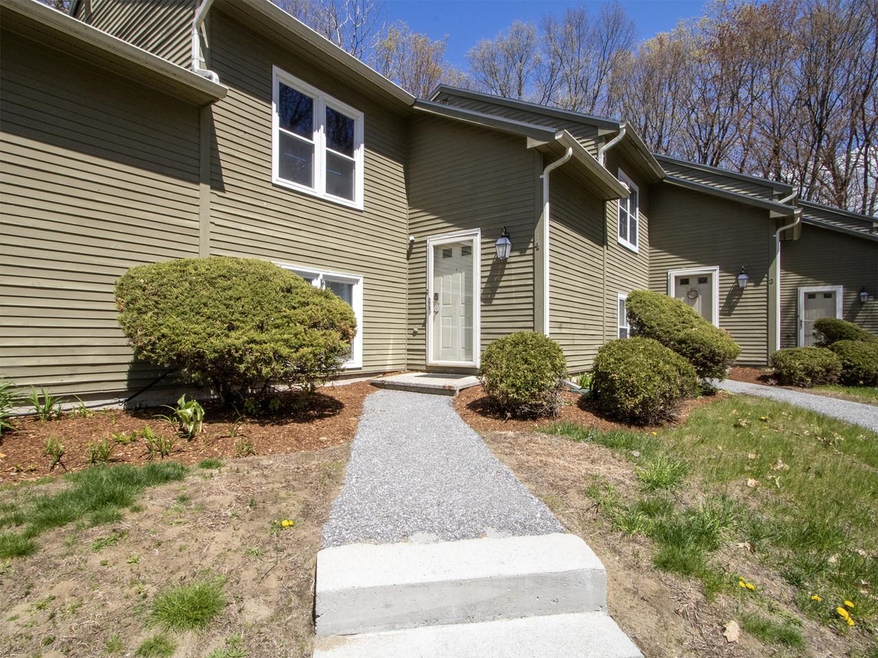 438 Oak Circle Unit: 4