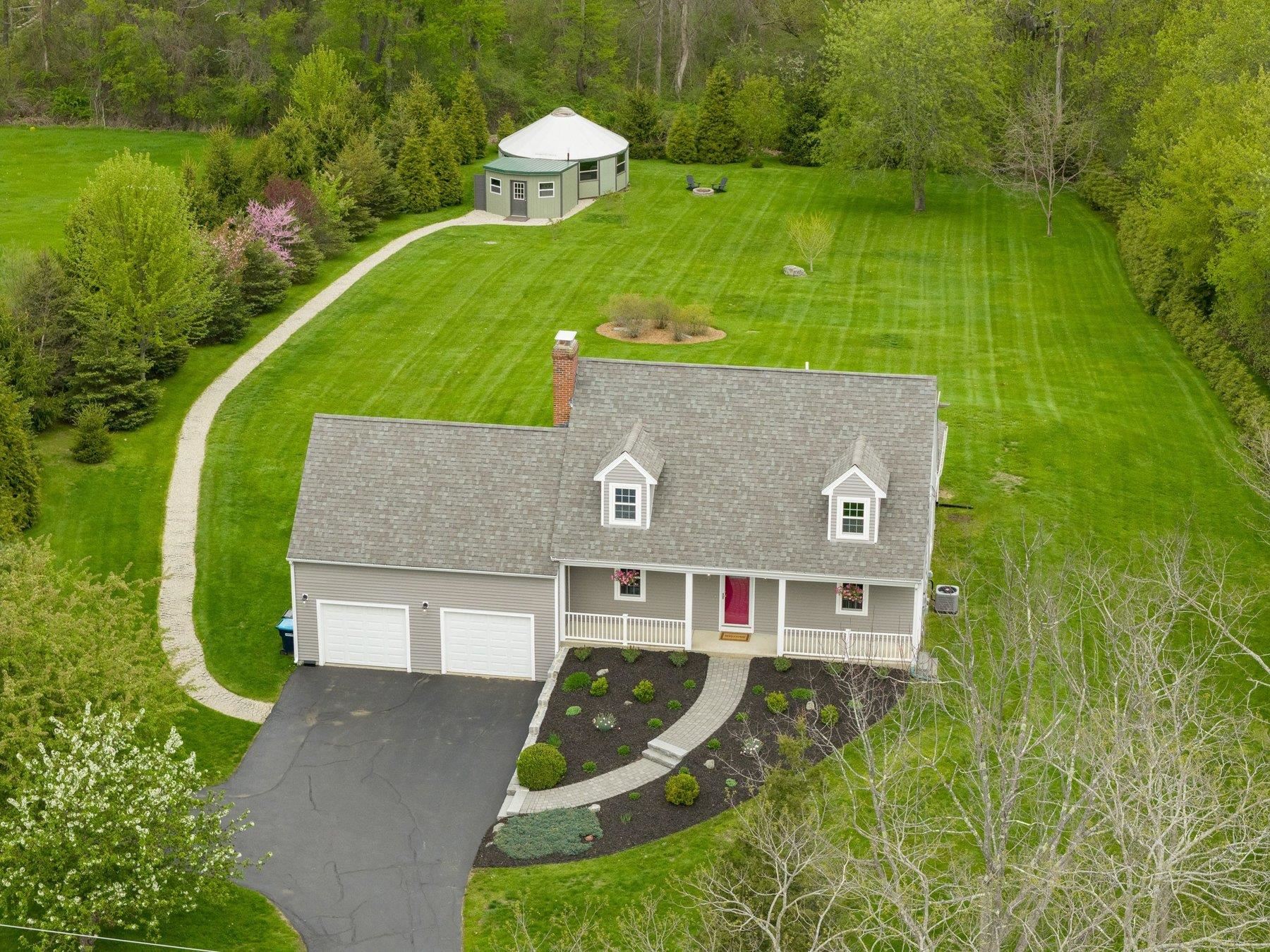 95 Willowbrook Ave, Stratham, NH 03885