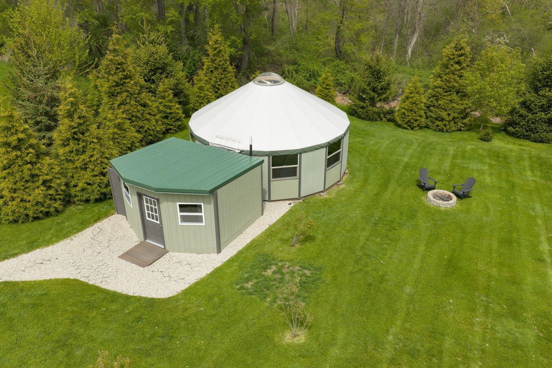 95 Willowbrook Ave, Stratham, NH 03885