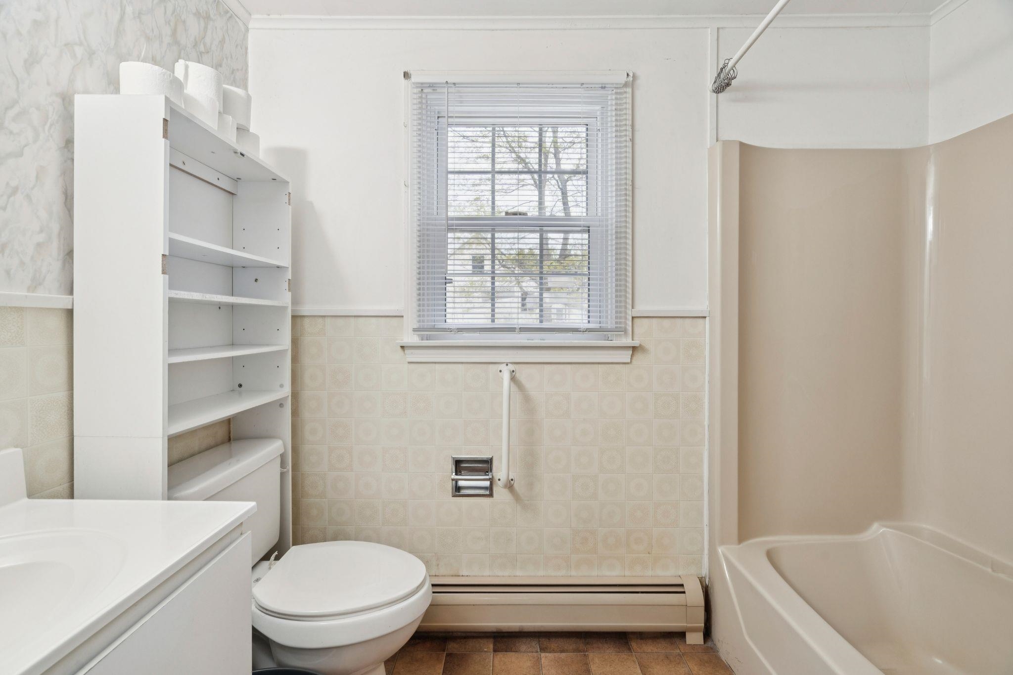 1 Shannon Ct, Newport, NH 03773
