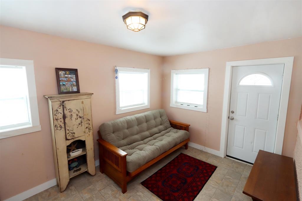 549 West St, Keene, NH 03431
