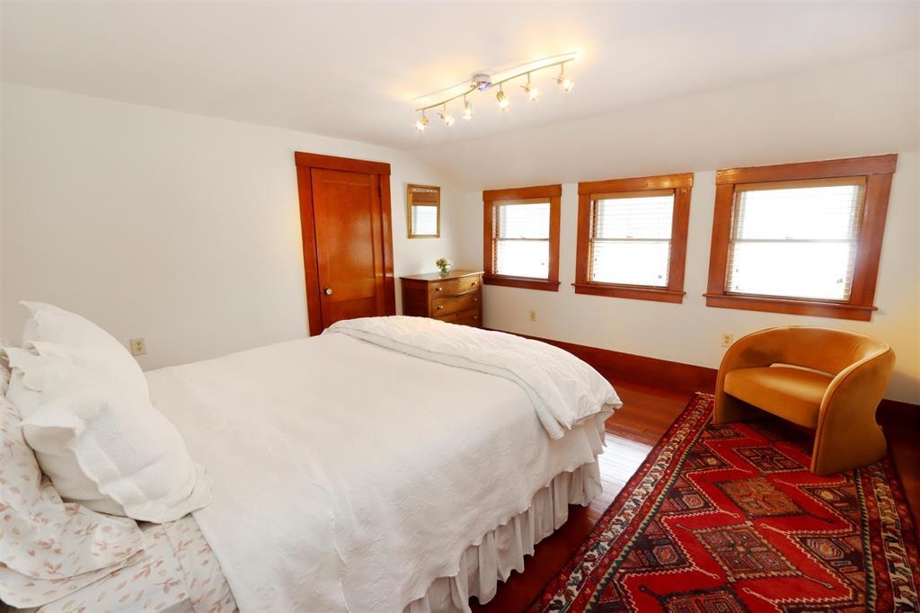 549 West St, Keene, NH 03431