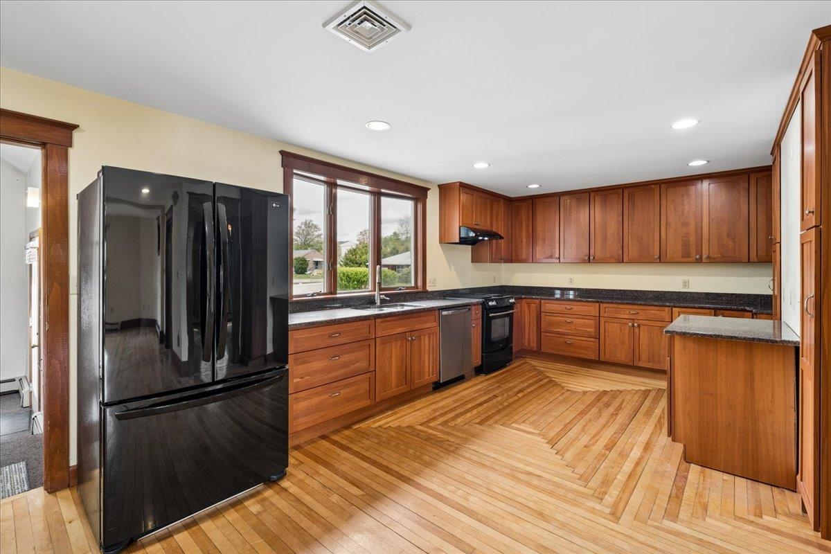 92 Pennsylvania Ave, Manchester, NH 03104