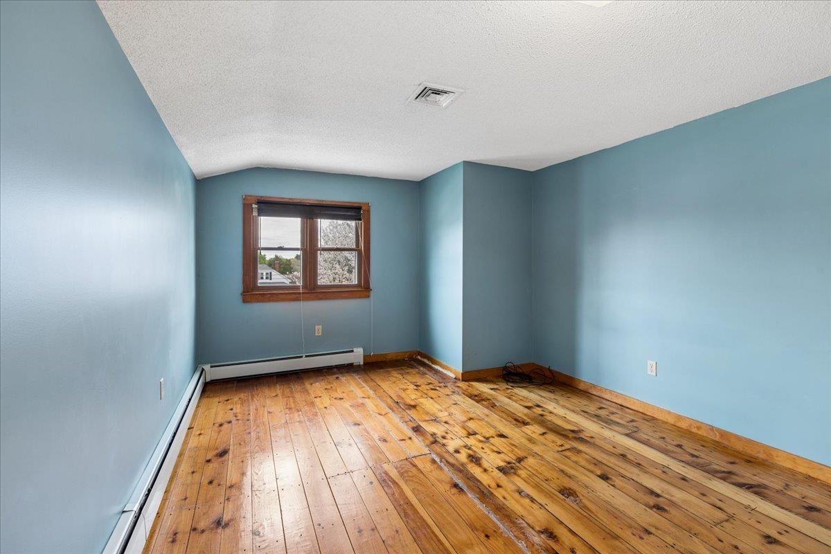 92 Pennsylvania Ave, Manchester, NH 03104