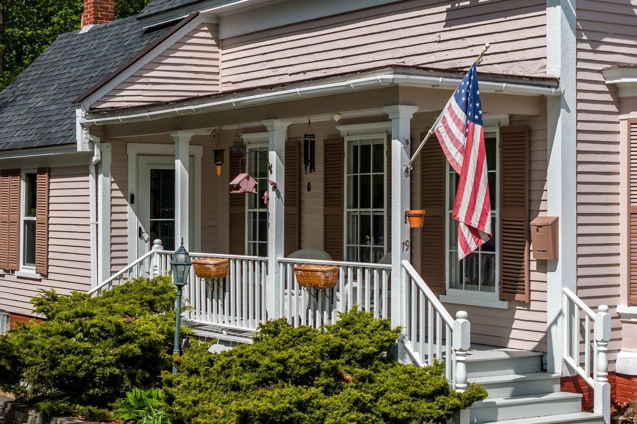19 Sheridan Ave, Rochester, NH 03867