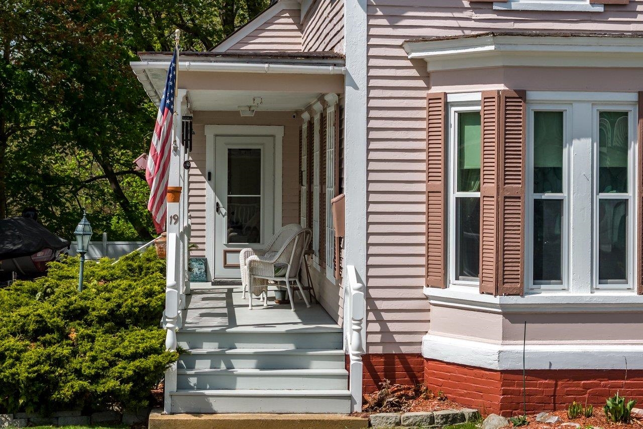 19 Sheridan Ave, Rochester, NH 03867
