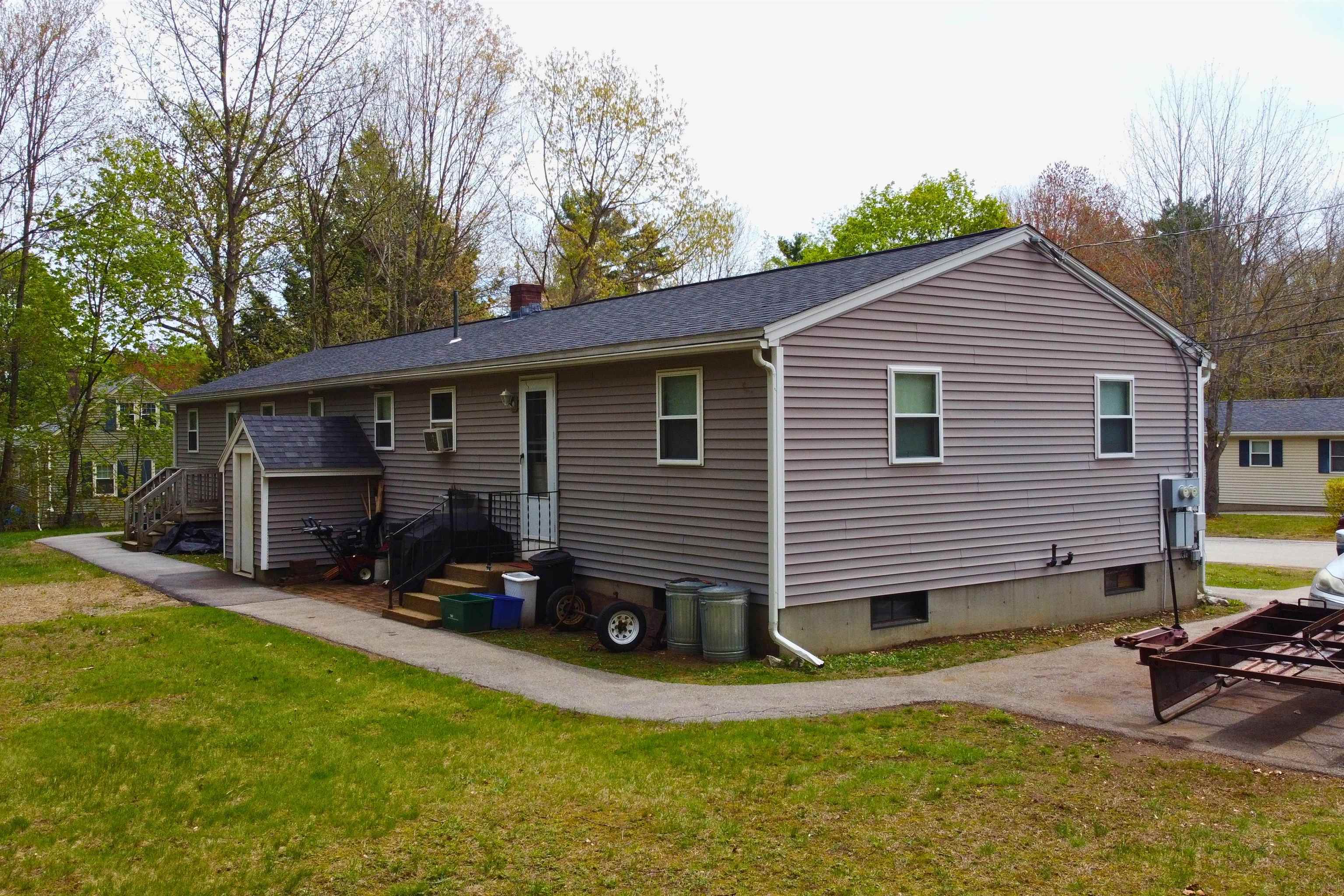 7 Patricia St, Somersworth, NH 03878