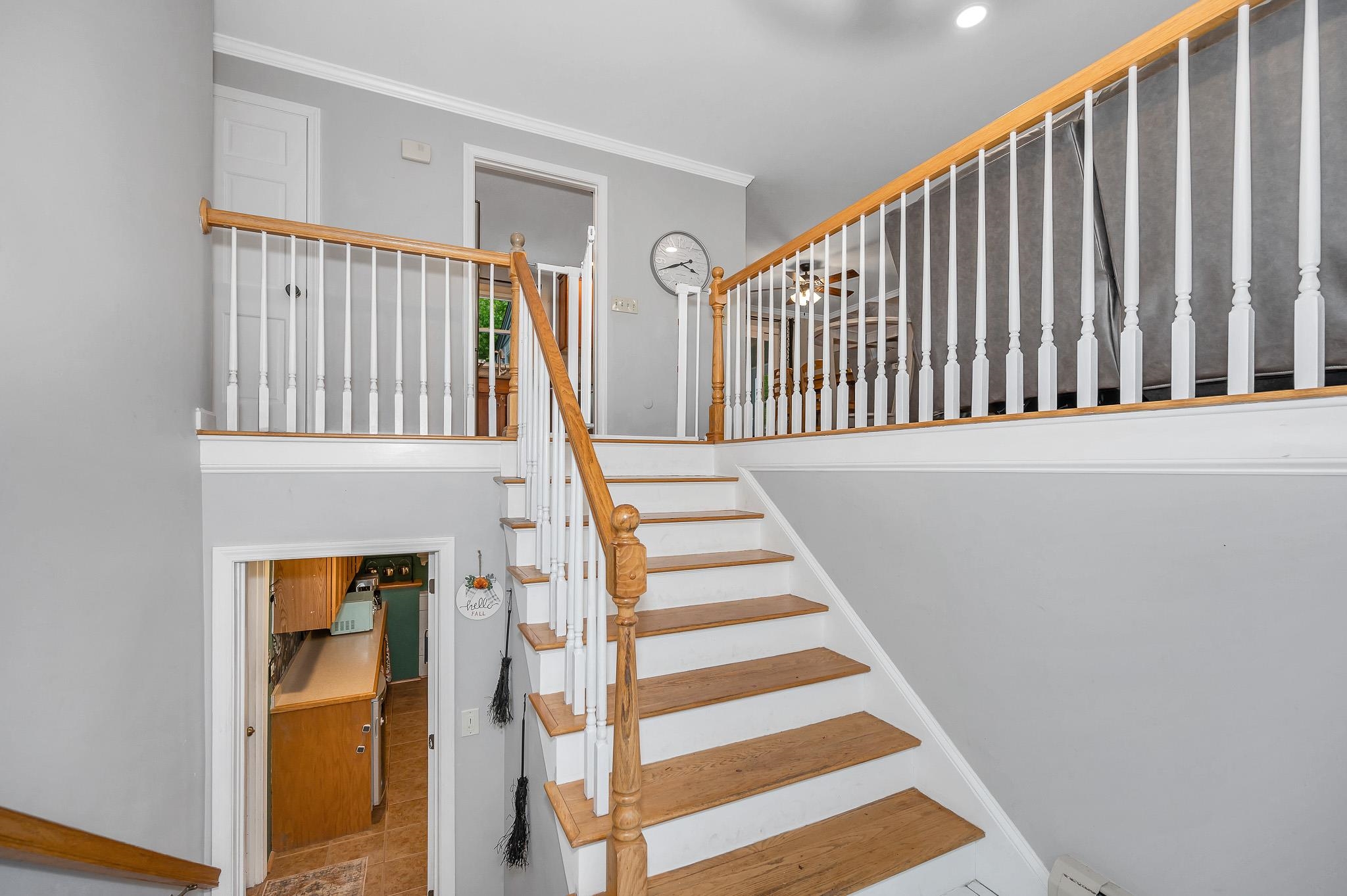 9 Sunrise Dr, Hudson, NH 03051