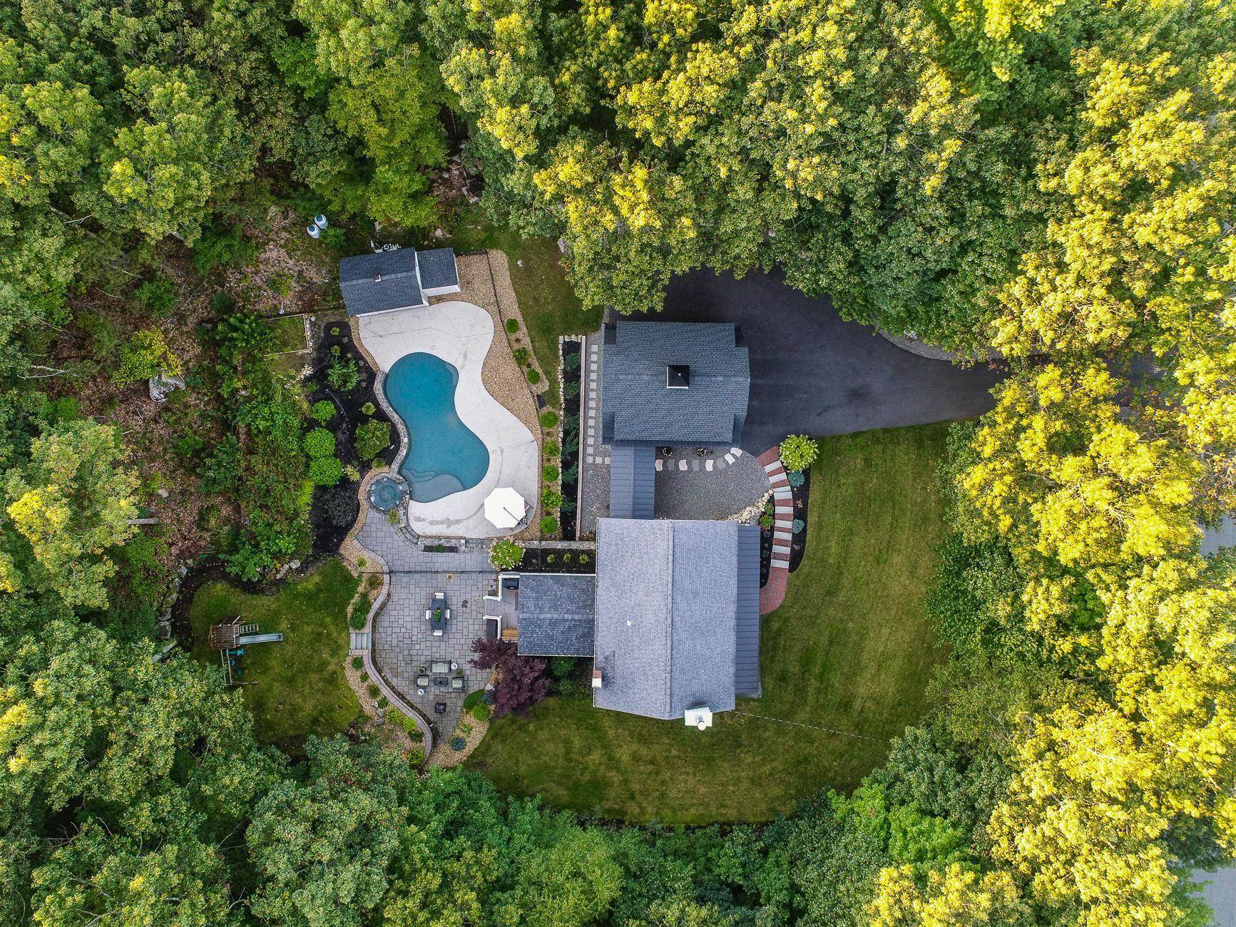 36 Peppermint St, Goffstown, NH 03045