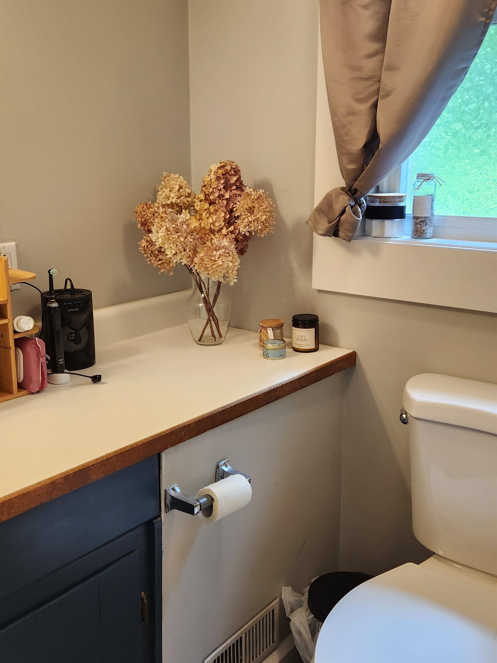Bathroom 2 25238202