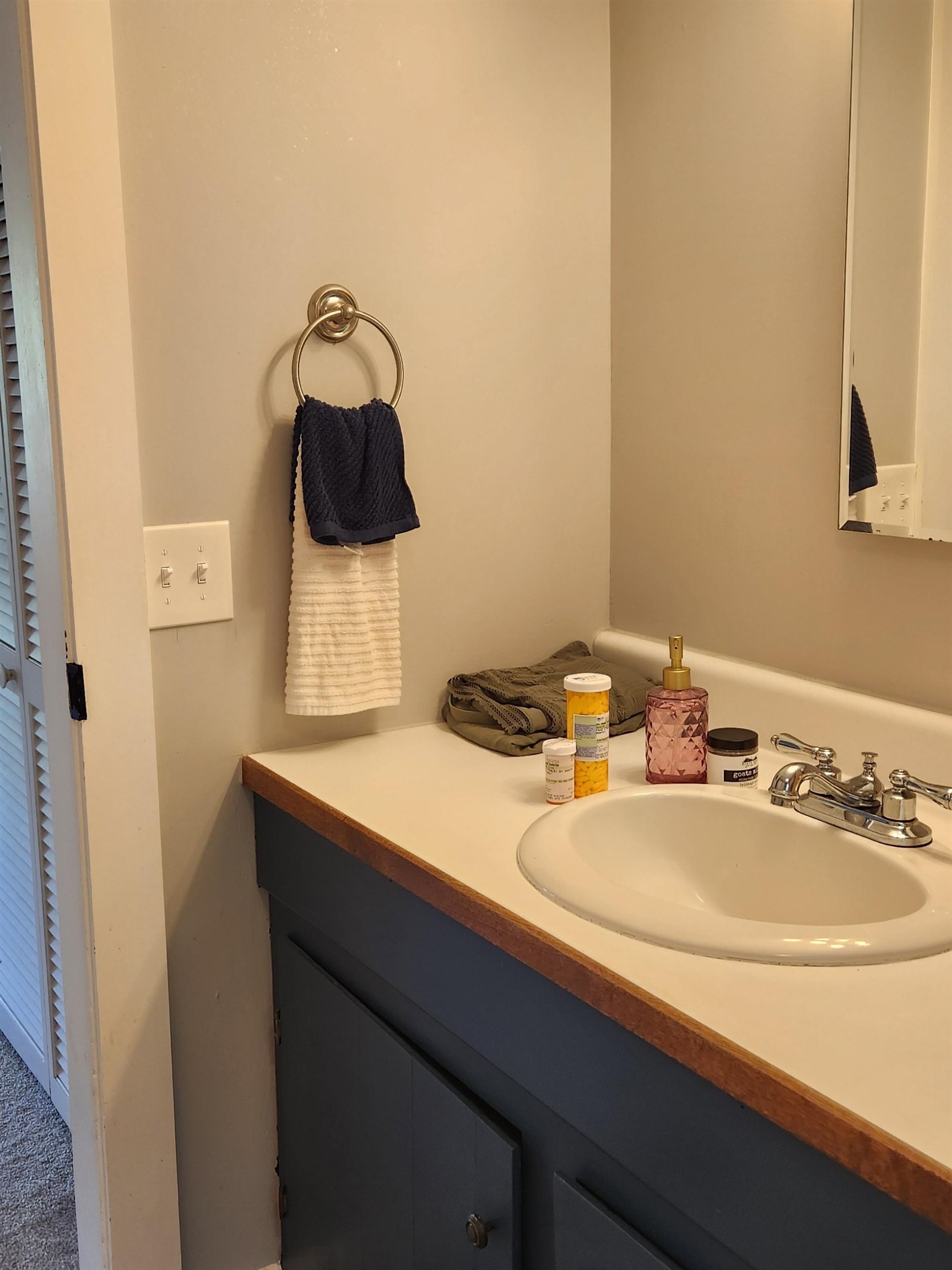 Bathroom 3 25238203