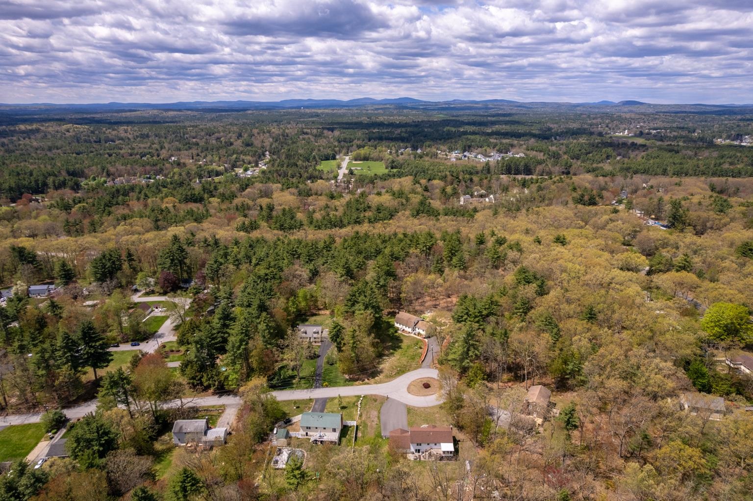 11 Mathew Dr, Merrimack, NH 03054