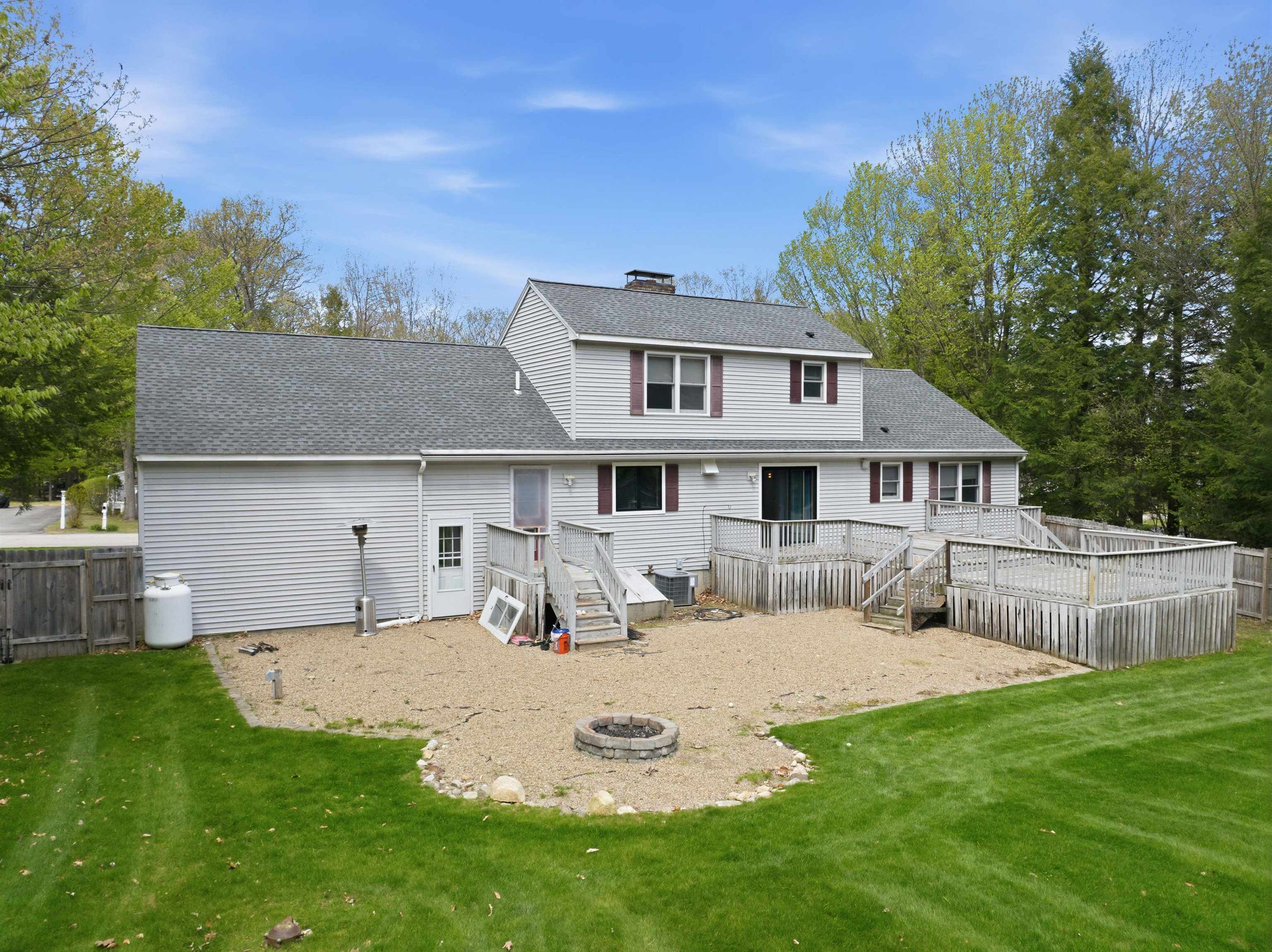 264 Hillcrest Dr, Laconia, NH 03246