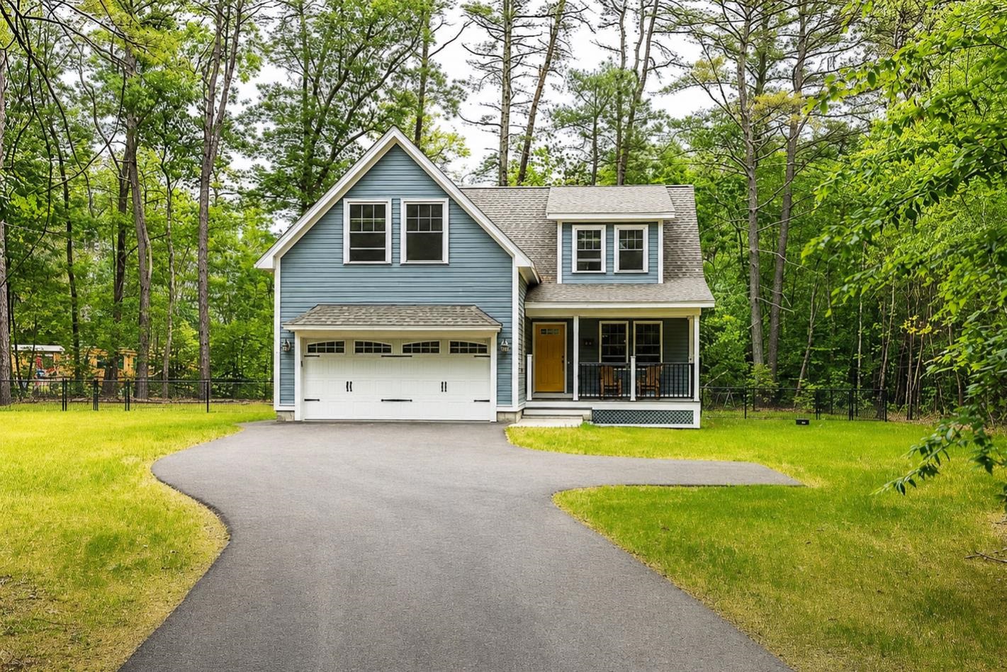 55 Mill Pond Rd, Epping, NH 03042