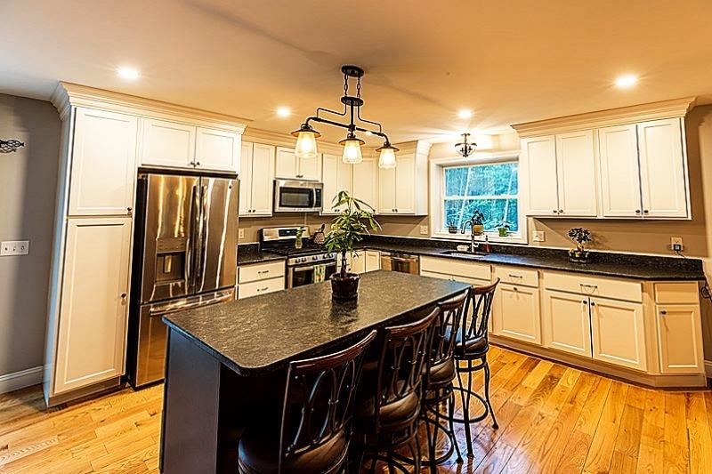 55 Mill Pond Rd, Epping, NH 03042