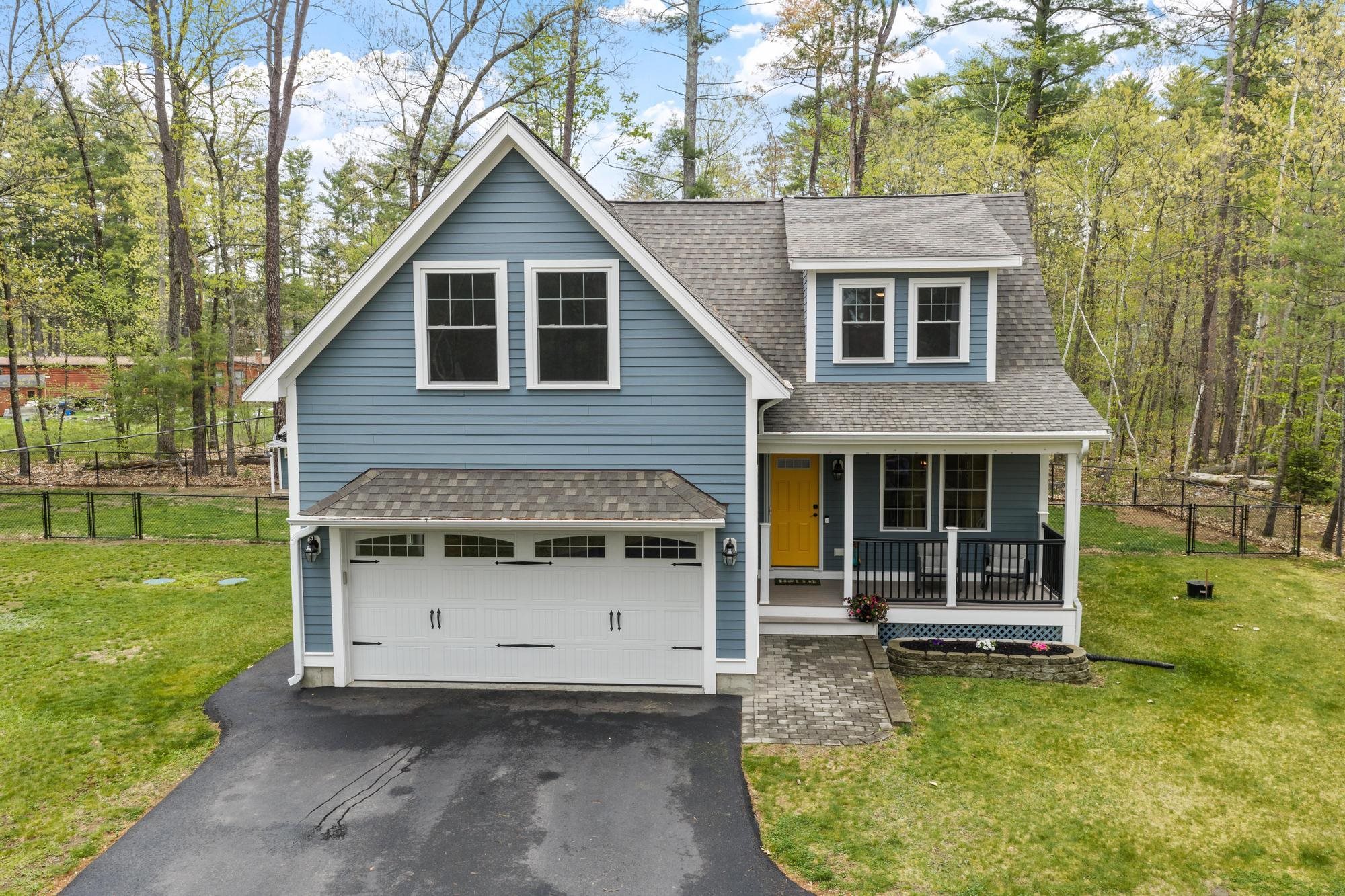 55 Mill Pond Rd, Epping, NH 03042