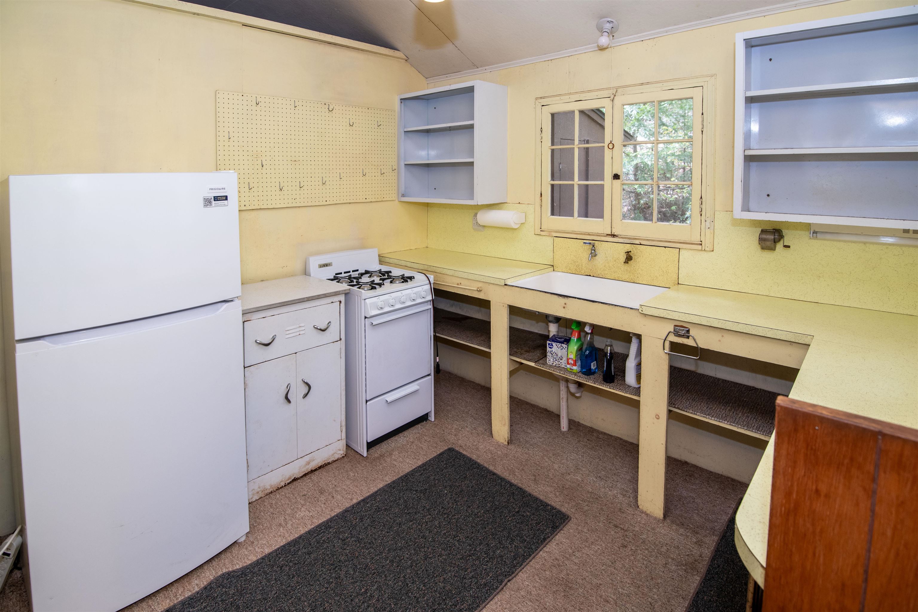 Tidy Kitchen 25255245