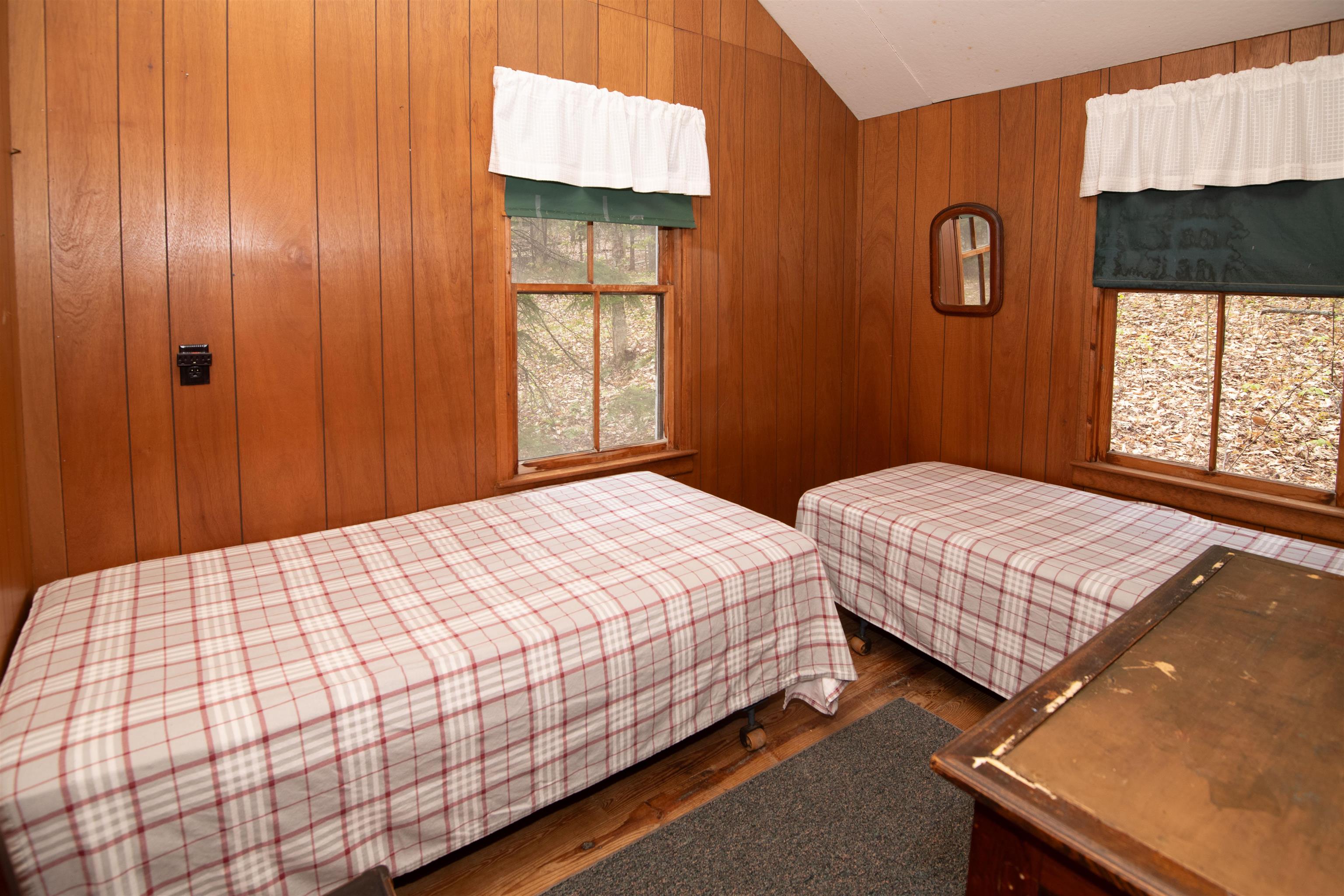Panel Lined Bedroom 25255294