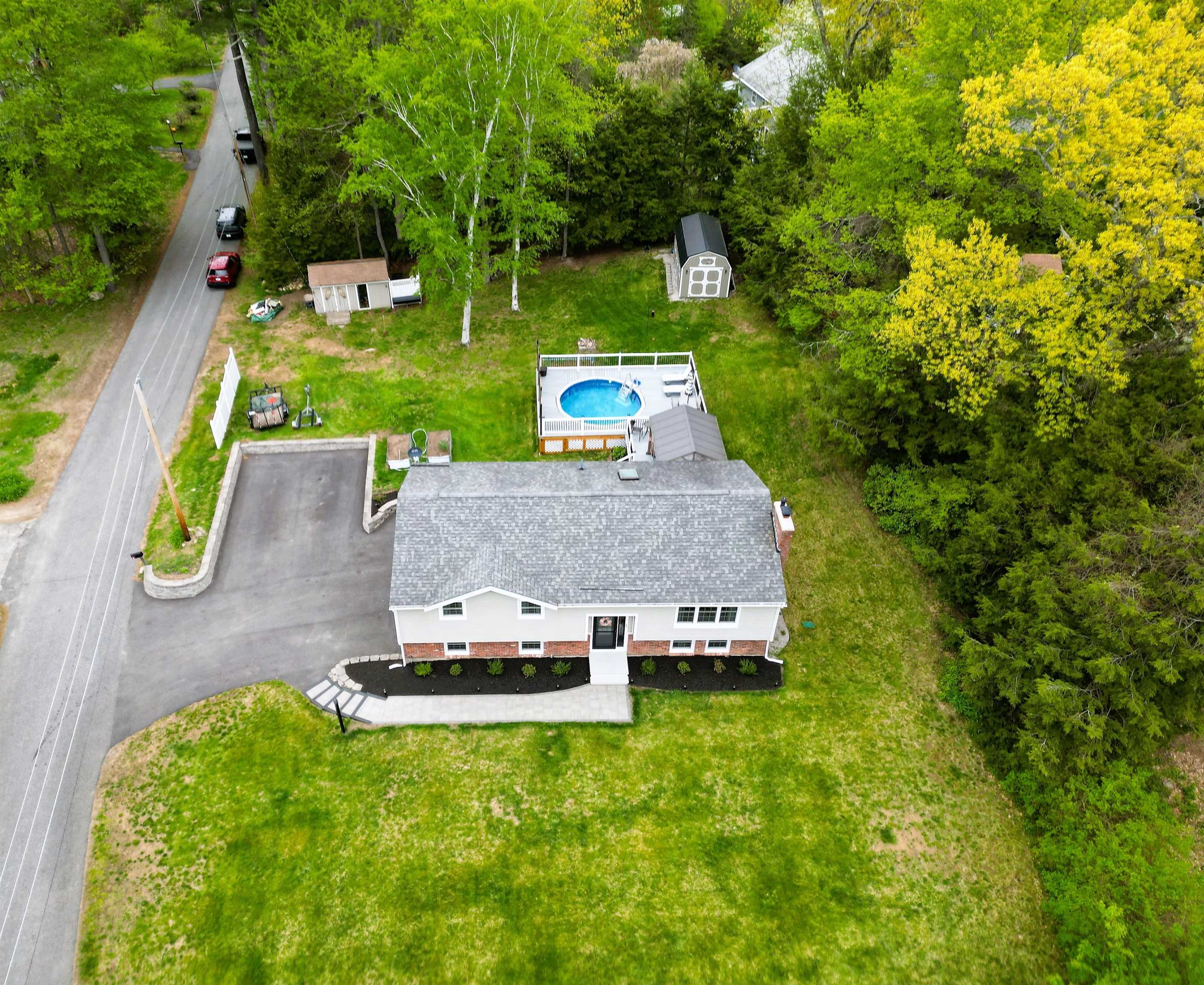 19 Beach Dr, Kingston, NH 03848
