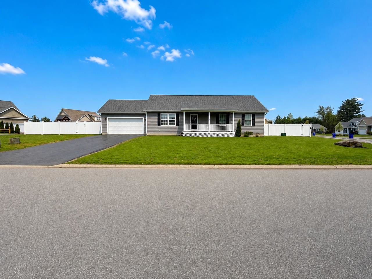 77 Rolling Hills Rd, Tilton, NH 03276